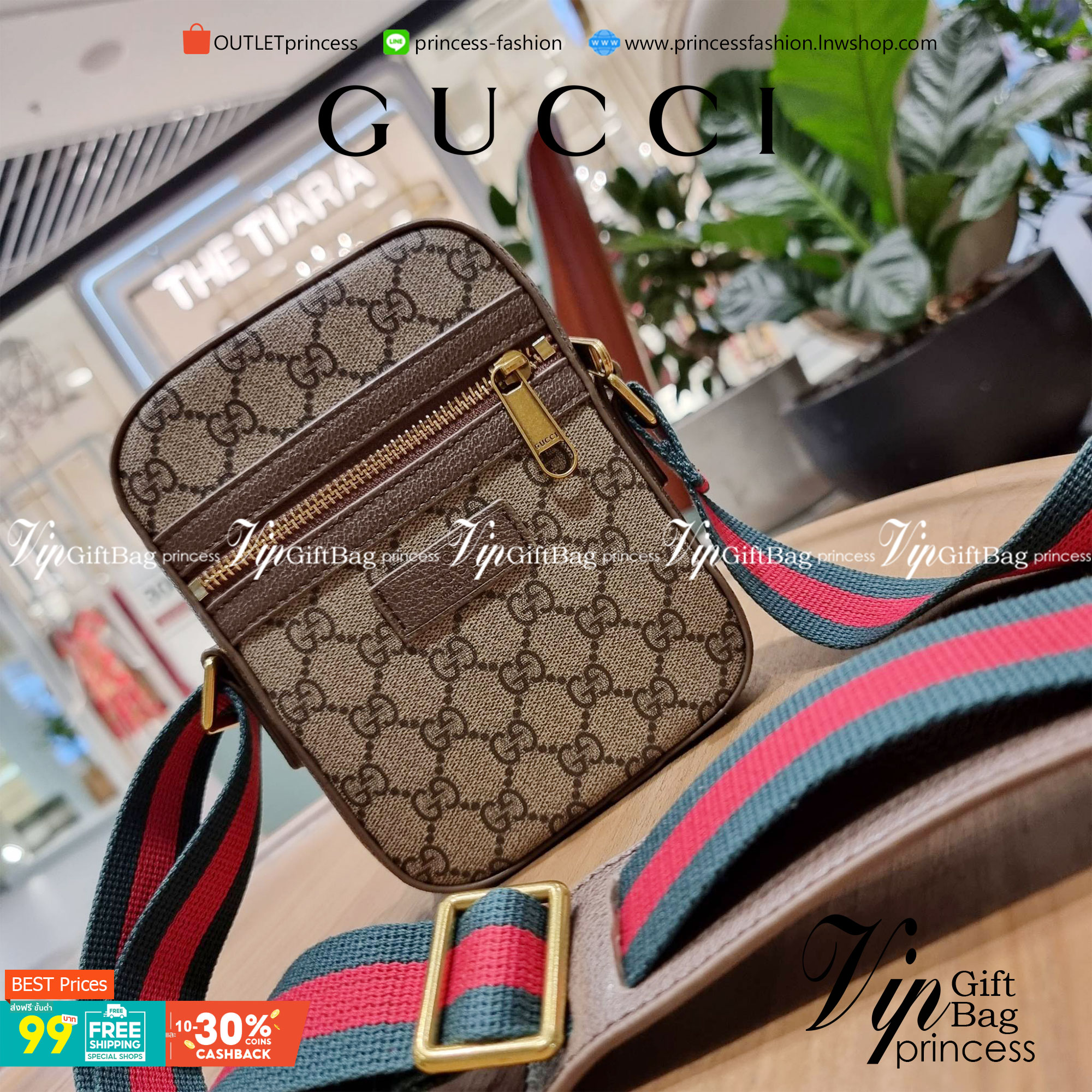 VIP 】GC VIP MINI MESSENGER CROSSBODY BAG กระเป๋าสะพายข้างพรีเมี่ยมกิ๊ฟลุคสปอร์ต เรียบแต่แอบหรู ไซส์มินิ น่าใช้!! วัสดุหนังแคนวาส ไม่ต้องห่วงเรื่องความทนทาน ✔️ ตกแต่งสายคาดหรู เท่ ดีไซน์สีตามสัญลักษณ์แบรนด์ เข้ากันมากๆ!! เปิด-ปิดด้วยซิป ด้านหน้ามีช่