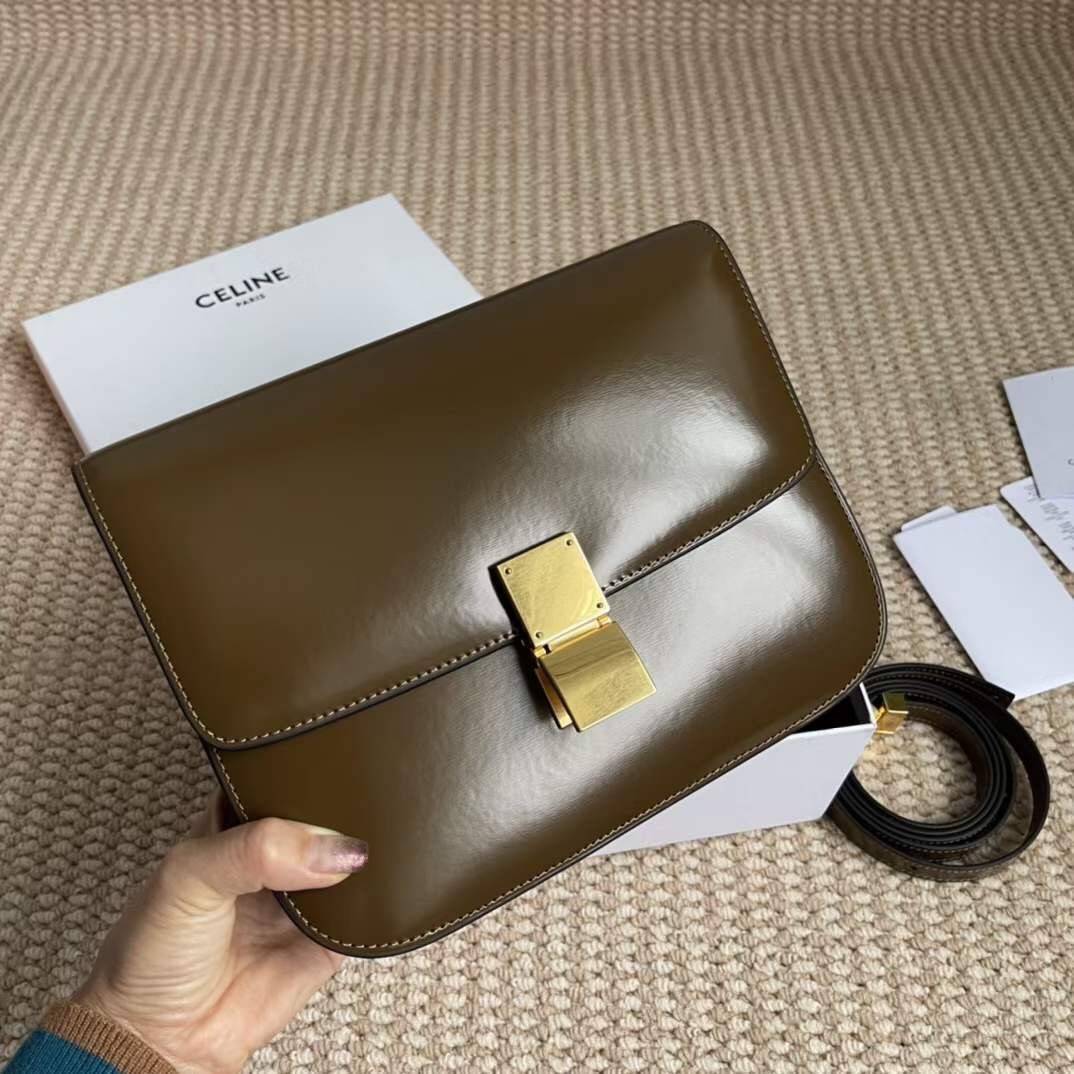 CELINE Medium Classic bag in box calfskin เกรดออริจินอล กระเป๋าสะพายแบรนด์เนมซีลีนหนังแท้ อะไหล่ทองหรู งานหนังเรียบ สวยหรู ด้านในเปิดด้วยบีบอะไหล่ทอง