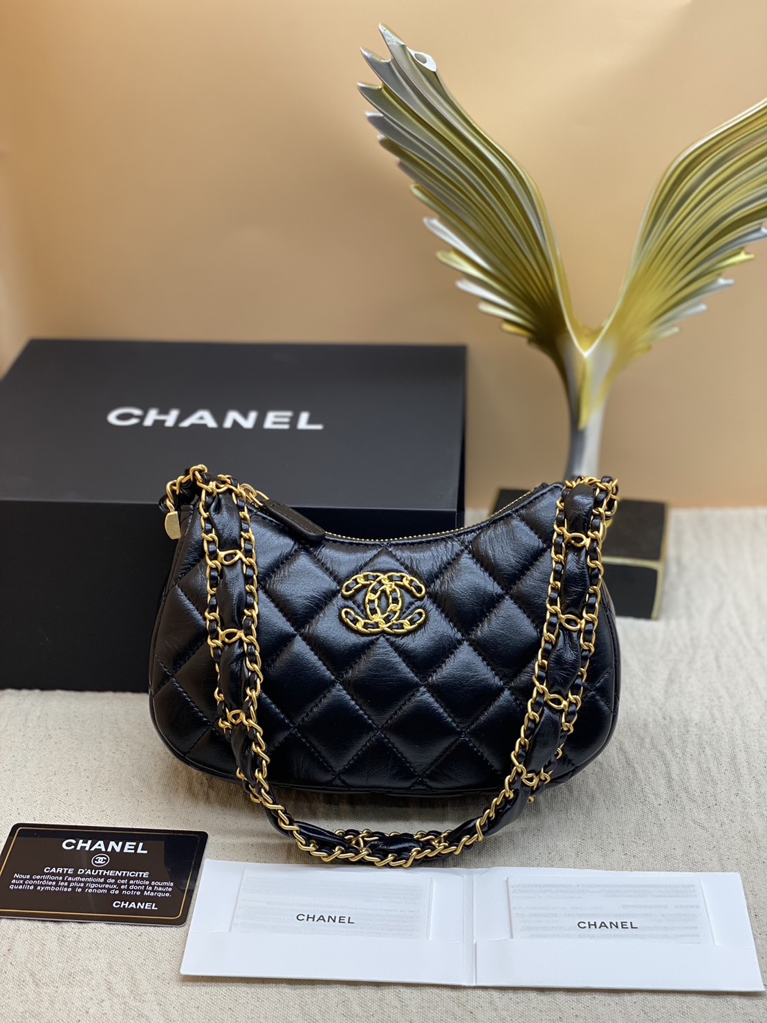 CHANEL 23K HOBO small 21cm ออริสลับแท้ ใช้งานต่างประเทศได้ งานเกรดหนังสวย อะไหล่ทองสวยหรู กระเป๋าสะพายทรงโฮโบ มี 2 ขนาดกำลังสวย ดีไซน์ใหม่ 2023