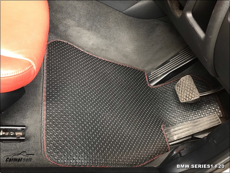 ยางปูพื้นรถยนต์BMW SERIES1 F20 กระดุมเม็ดเล็กpvc สีดำด้ายแดง