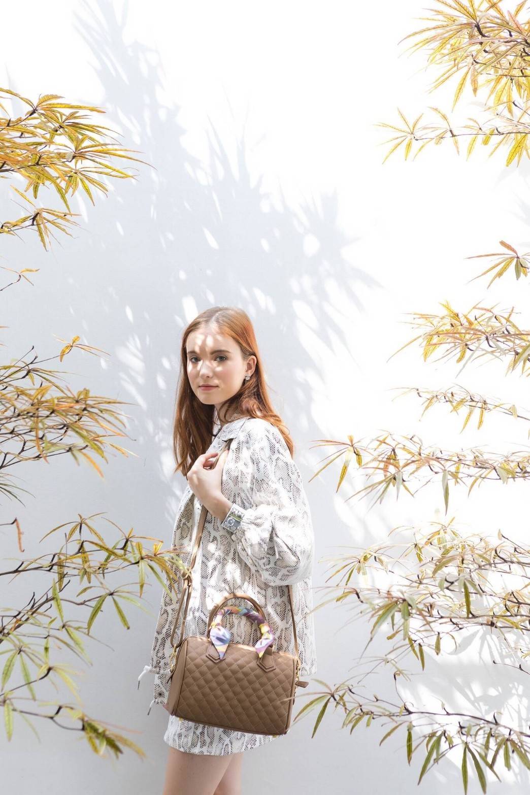 สินค้าขายดี ขนาด มินิ สวยมากคะ >> รุ่น KEEP leather Pillow bag สวย น่ารัก ขนาดตอบทุกโจทย์การใช้งาน เห็นแล้ว **หลงรักเลยคะ ตัวกระเป๋าขนาดกำลังดี ปักลายตารางสวย จุของคุ้ม หนังชนิดพิเศษ สวยมาก ดูแลรักษาง่าย มาพร้อมสายสะพาภายในมีช่องซิป และช่องใส่ของจุก