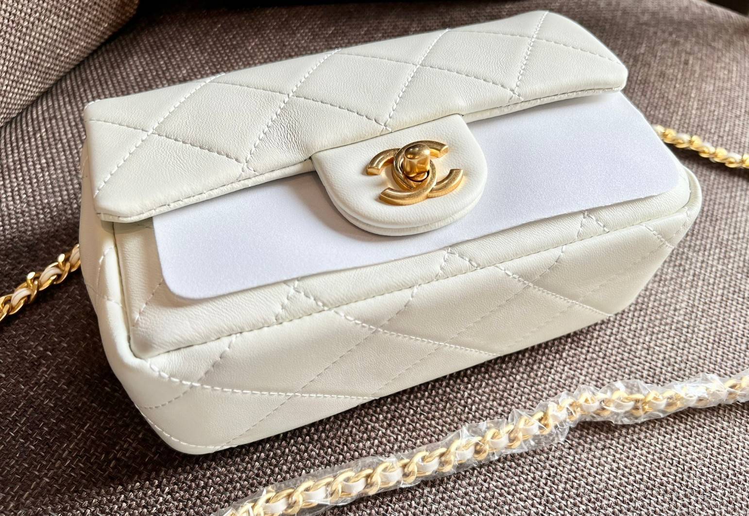 Chanel Small Flap Bag with Top Handle 8" /CHANEL CHAIN SHOULDER BAG กระเป๋าสะพายได้และหิ้วได้ หนังสวย เรียบ สัมผัสนุ่มมือ น่าใช้มากๆ
