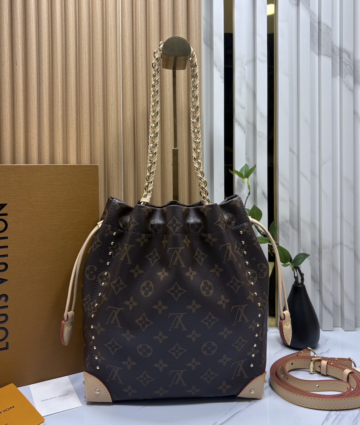 LV Noe Trunk PM bag Monogram Reverse Canvas / LV Bucket Bag กระเป๋าทรงบัคเก็ตรุ่นใหม่ล่าสุดจากรันเวย์ 2025 ใหม่พร้อมเสิร์ฟก่อนใคร แคนวาสแท้พิมพ์ลายโมโนแกรมสวยมาก