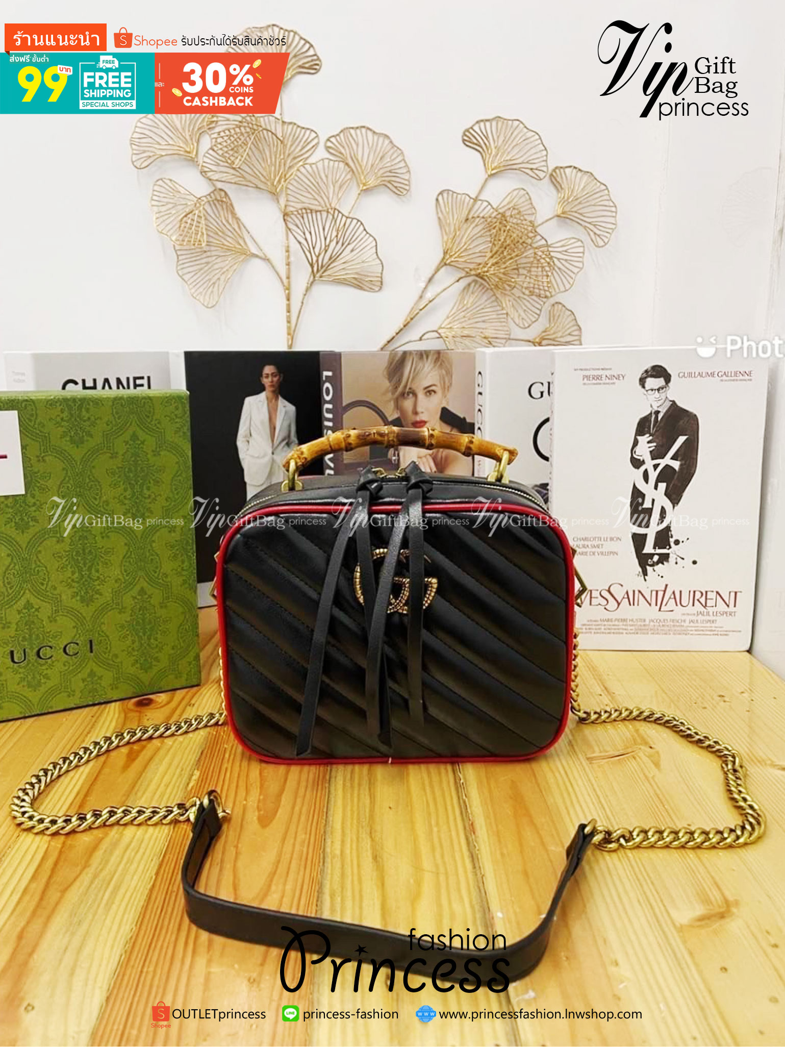 GUCCI GG MARMONT WITH BAMBOO / Gucci bamboo handle Marmont shoulder bag กระเป๋าสะพายดีไซน์ล้ำ โดดเด่นด้วยรูปทรงและมือจับ bamboo ที่ไม่เหมือนใคร สีโทนดำตัดขอบแดง โดดเด่น ใช้งานได้ทุกสถานการณ์ หยิบใช้วันไหนๆ ก็ตอบโจทย์ได้หมดน้า