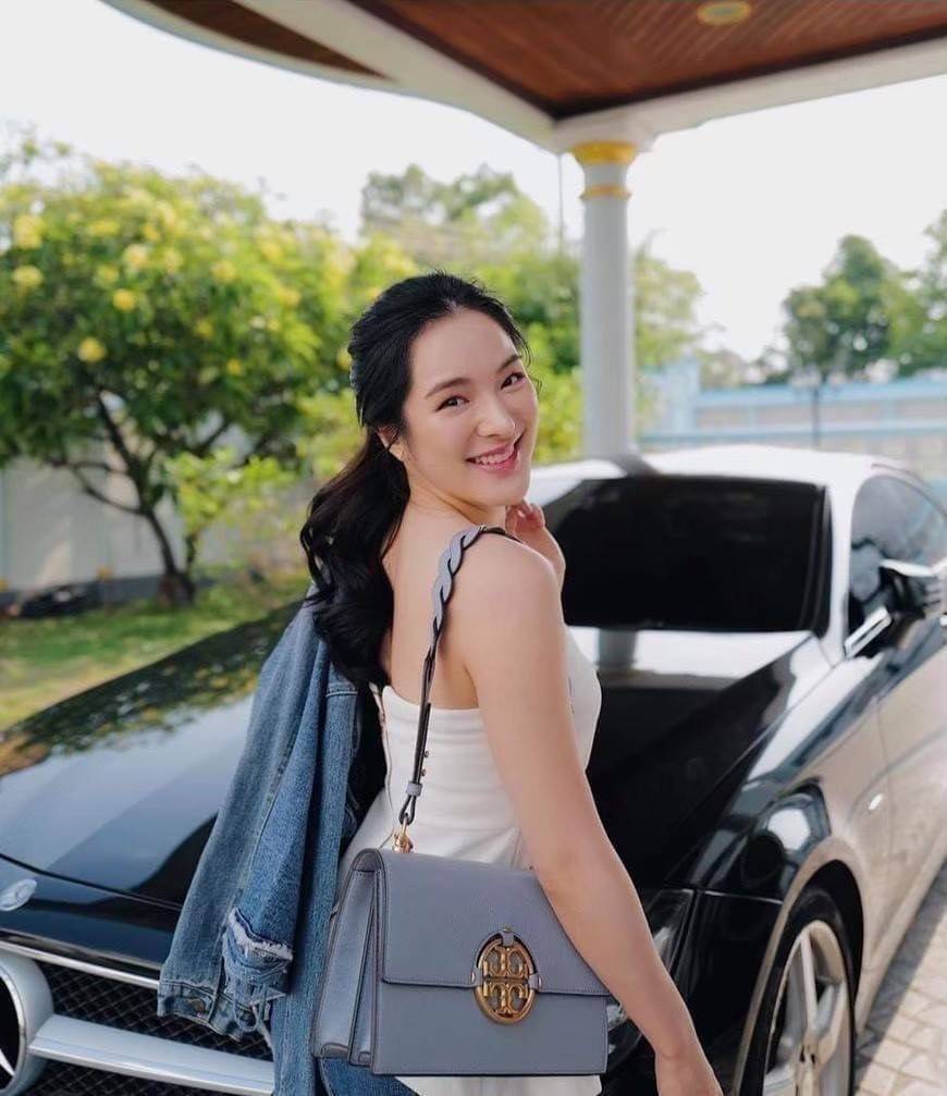 TORY BURCH MILLER SHOULDER BAG รุ่นยอดนิยม รุ่นหายาก รุ่นที่สาวๆตามหา ใบนี้เลย!! สวยหรู ผู้ดีทุกสี กระเป๋าสะพายไหล่ ดีไซน์อยู่ทรง คลาสสิคแฝงความหรูด้วยโลโก้สีทองอร่ามโดดเด่น