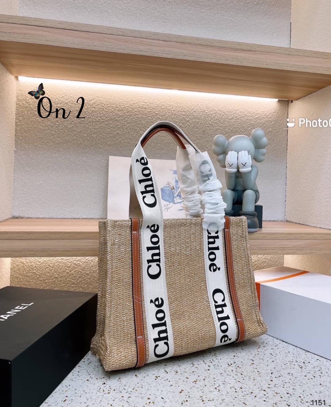 CHLOE Woody tote bag 14" / Chloe Women's Straw Woven Canvas Print Shopping Bag ปังไม่ไหว รุ่นมาใหม่งานสานแน่นเต็มใบ สายสะพายแคนวาสพิมพ์ชื่อแบรนด์แบบตะโกน สวยลงตัวรุ่นนึ้ไม่ควรพลาดน้า