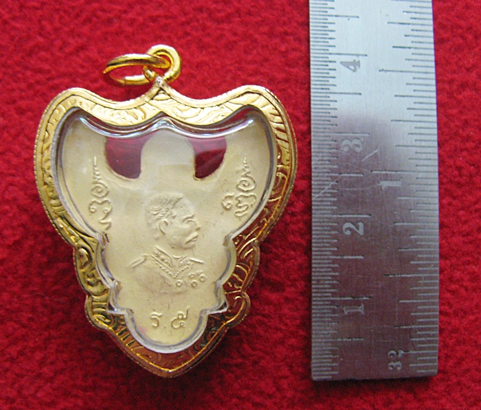 สินค้าหมดค่ะ จี้พญาครุฑหลังเสด็จพ่อร.5องค์ใหญ่เนื้อสามกษัตริย์เลี่ยมทองไมครอนพร้อมใบคาถาค่ะ