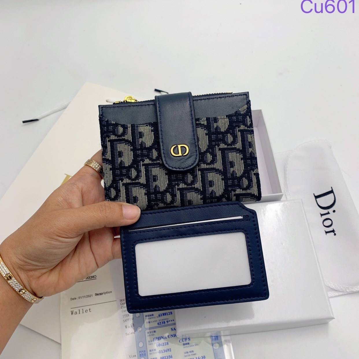 DIOR Zip Wallet jacquard leather / DIOR Card Holder กระเป๋าสตางค์ กระเป๋าใส่บัตรแบรนด์หรู งานเซ็ท 2 ชิ้น สุดคุ้ม พร้อมส่งที่ไทย ภาพสินค้าถ่ายจากงานขายจริง ใช้งานต่างประเทศได้