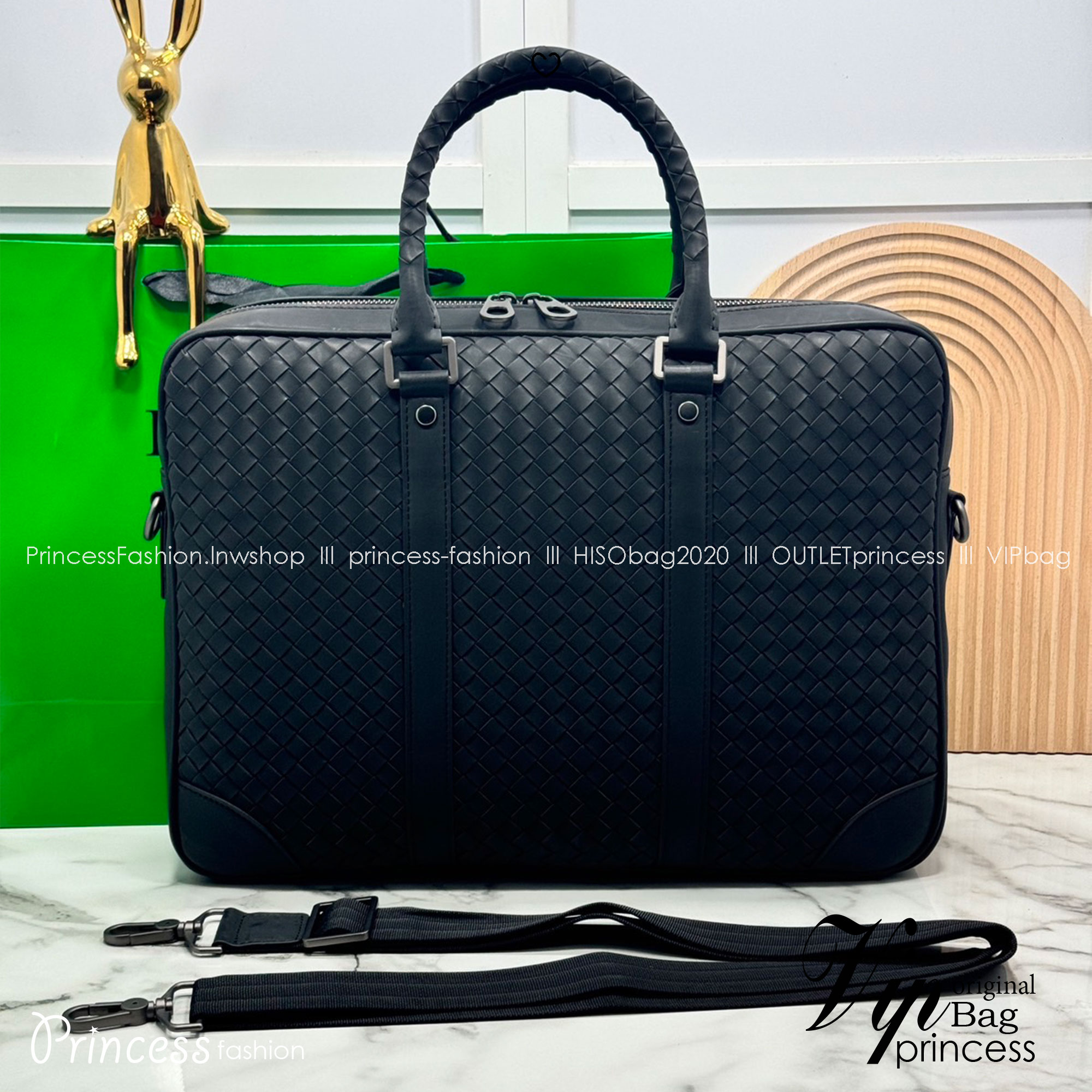 ORI หนังแท้ | Bottega Getaway Slim Intrecciato Leather Briefcase / Bottega Messenger Bag กระเป๋าใส่เอกสาร กระเป๋าทรงแมสเซ็นเจอร์ สวยเรียบหรูคลาสสิกเป็นเอกลักษณ์ โดดเด่นด้วยงานสานตาราง ดีไซน์เรียบง่าย แต่ดูแพง ไอเท็มสุดปัง!!
