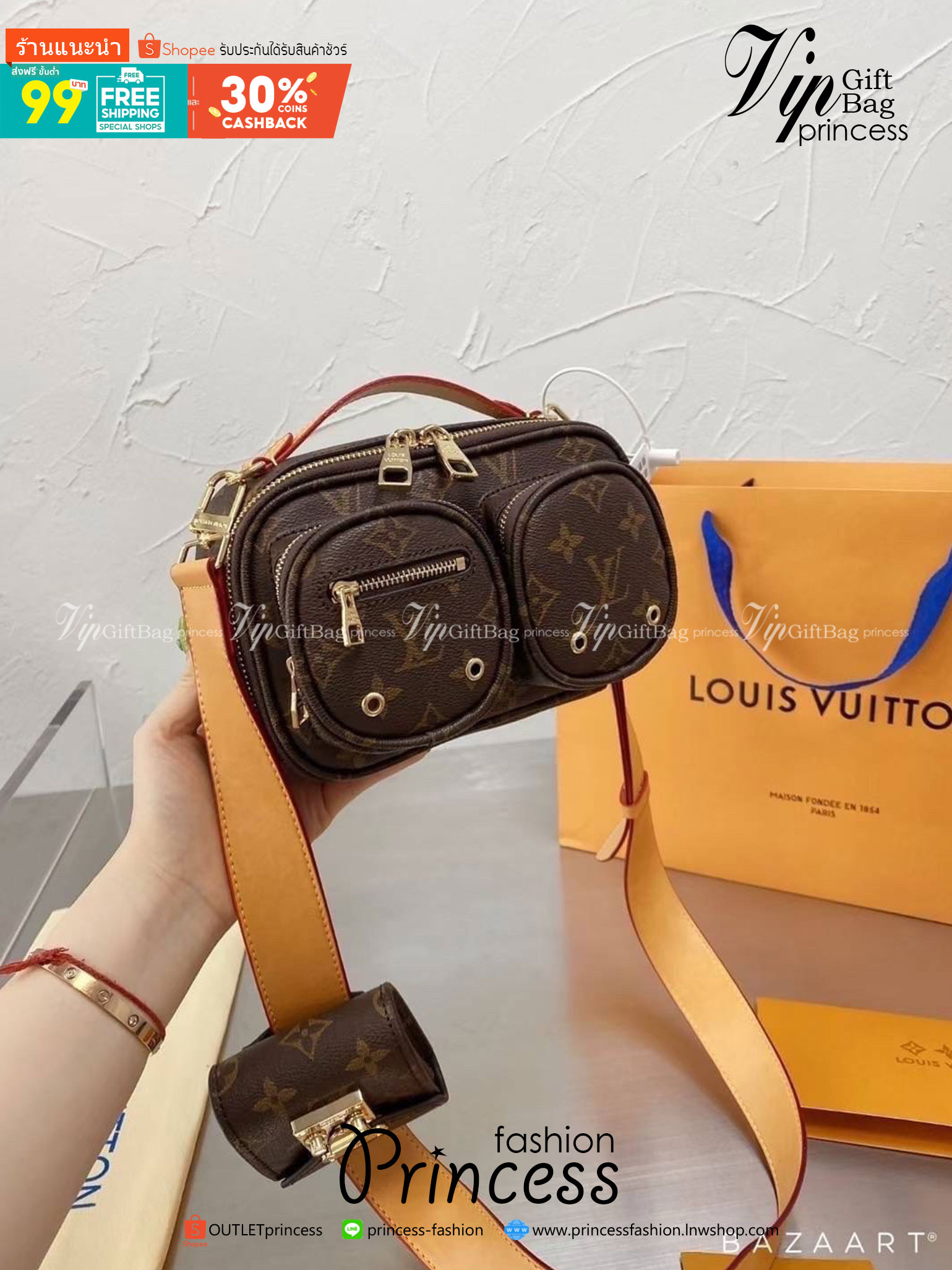 LV UTILITY CROSSBODY Crossbody Monogram bag ภาพถ่ายจากงานขายจริง ใช้งานต่างประเทศได้