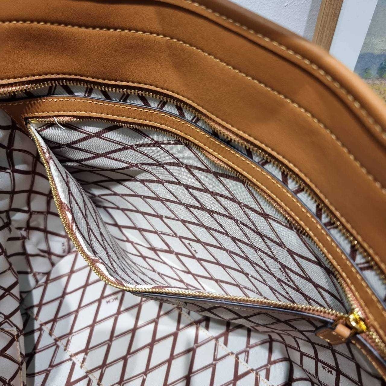 M.C.M MEDIUM TONI SHOPPER กระเป๋าทรงโท้ทใบใหญ่จุใจ เกรดท็อปออริ 1:1 สลับแท้ ใช้งานต่างประเทศได้