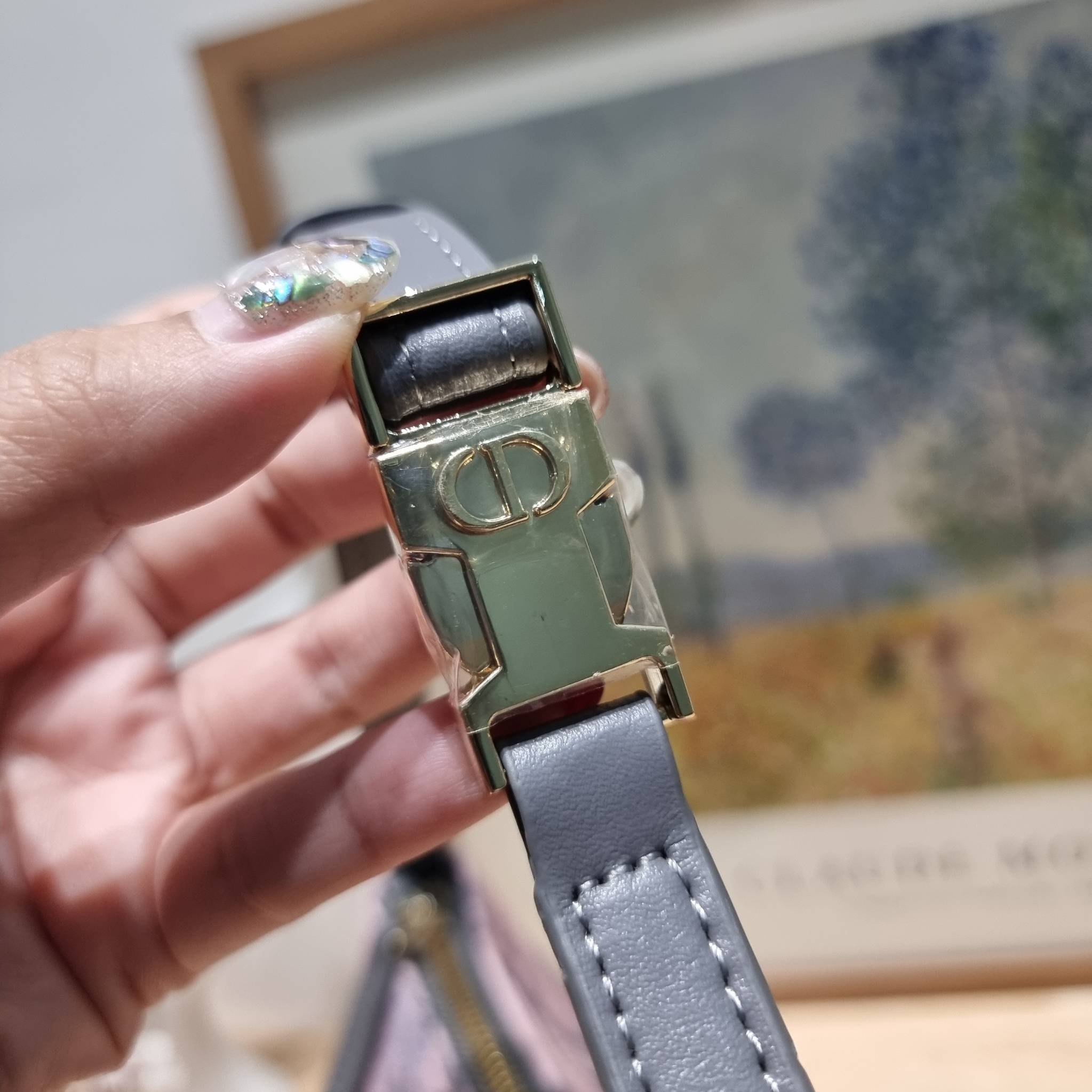 Dior travel nomad pouch / DIOR POUCH BAG พร้อมส่ง กระเป๋าทรงพอช ขนาดกำลังดี ดีไซน์ให้เป็นได้ทั้งกระเป๋าพกพาเอนกประสงค์ เวลาไปท่องเที่ยว หรือจะใช้เป็นกระเป๋าหลักพกของสำคัญก็ได้