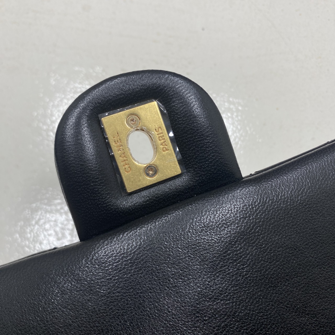 ORI หนังแท้ | Chanel Classic Flap Bag กระเป๋าสะพายรุ่นคลาสสิก สายประดับโลโก้สวยหรูอะไหล่สีทองสวยงาม