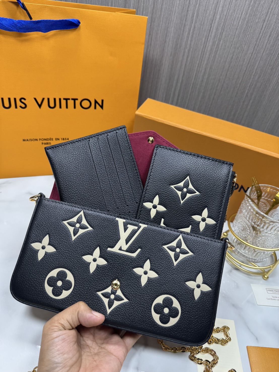 OP ORI หนังแท้ | LV Felicie Pochette bag in soft Monogram Empreinte leather กระเป๋าสะพายทรงพอชขนาดกะทัดรัด หนัง Monogram Empreinte เนื้อนุ่มประทับลาย Monogram สุดไอคอนิก