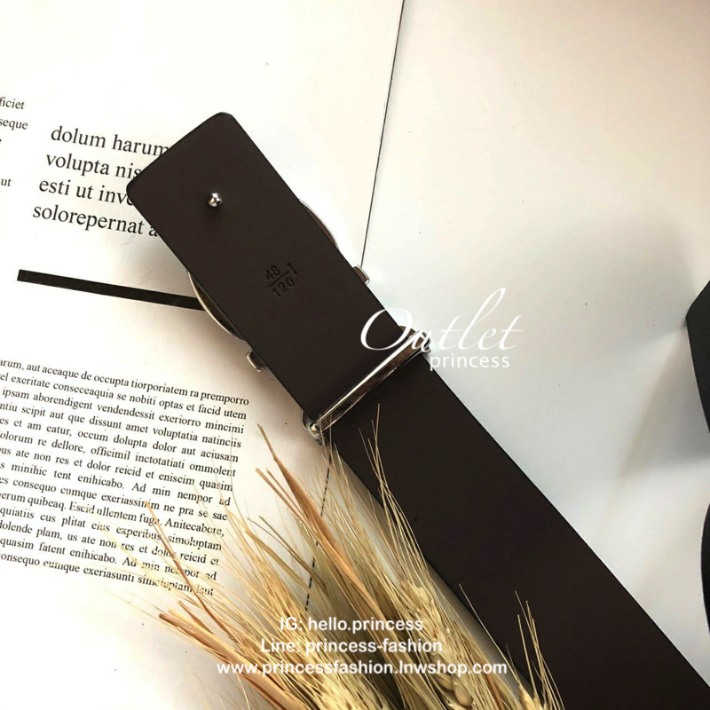 Calvin Klein Belt อุปกรณ์ : มาพร้อมที่เจาะรูเข็มขัด + ถุงผ้าแบรนด์ + ถุงกระดาษแบรนด์ + กล่องแบรนด์