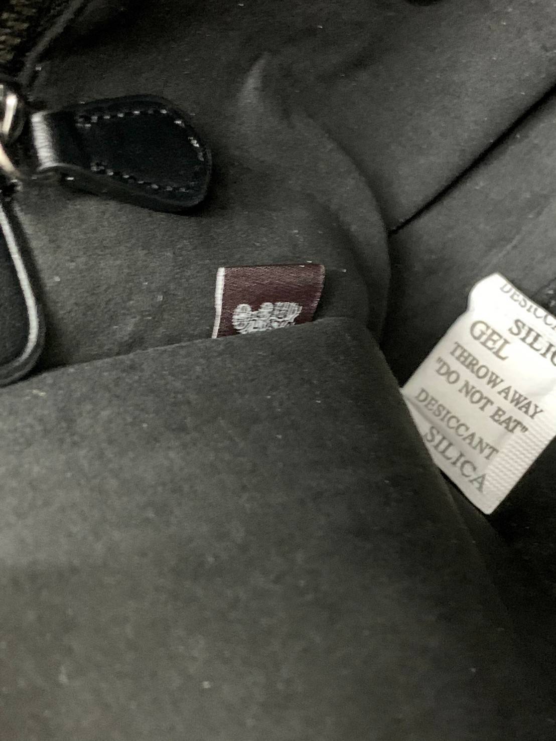 มาสคอตที่รัก 💋 ยังไม่เข้าช๊อปไทย สวยก่อนใครไปเลยจร้าา COACH X MICHAEL B. JORDAN FIELD TOTE 22 IN MUMMIFIED SIGNATURE CANVAS WITH REXY ((C6971)) พร้อมส่งที่ไทยทันทีค่ะ! MICHAEL B.JORDAN ร่มมือกับCoach ออกแบบกระเป๋าทรงTote กนังแท้นิ่มมือ ใหม่ลาสุดมา