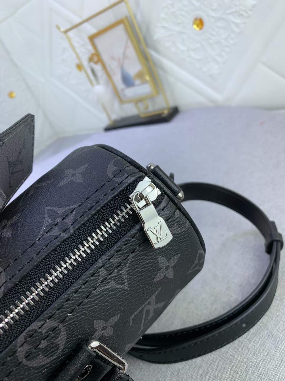 LV Keepall Bandouliere 25 Monogram Eclipse Canvas กระเป๋าสะพายใบเล็กสีดำคลาสสิก เกรดออริ 1:1 ใช้งานต่างประเทศได้