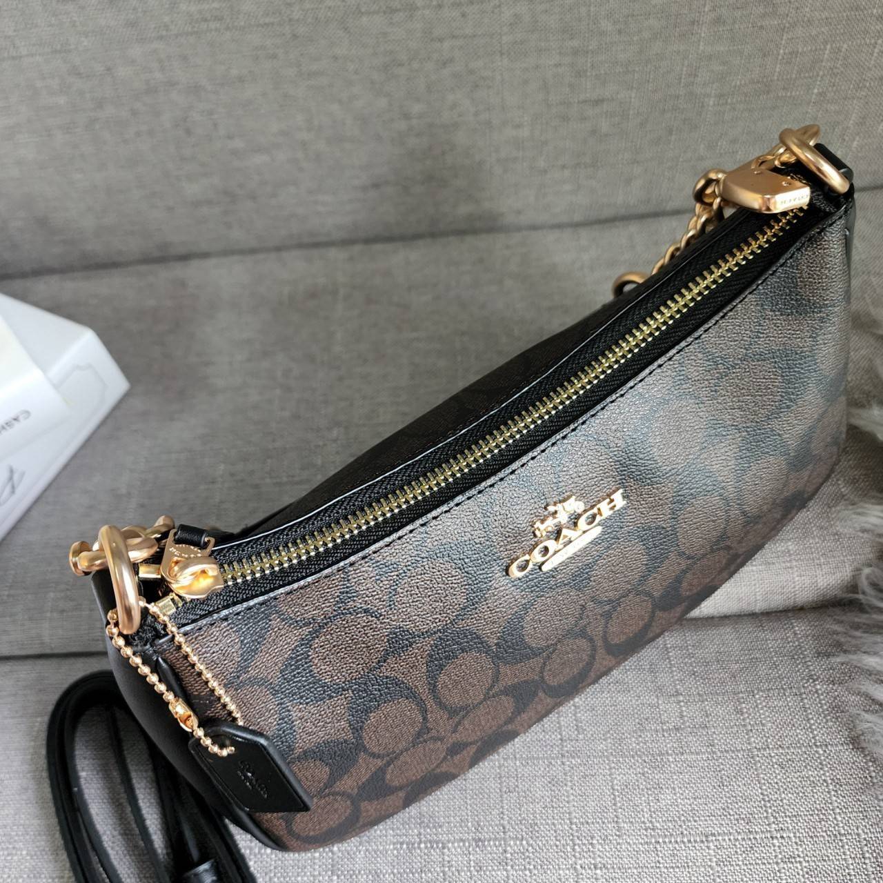 พร้อมส่งครบสี สวยทุกสีเลยค่า😘 ((CA173//CA209//CA548)) COACH TERI SHOULDER BAG 🔹กระเป๋าทรงพอช ในรูปแบบหนังแท้ หนังนิ่มสวยมากค่ะ