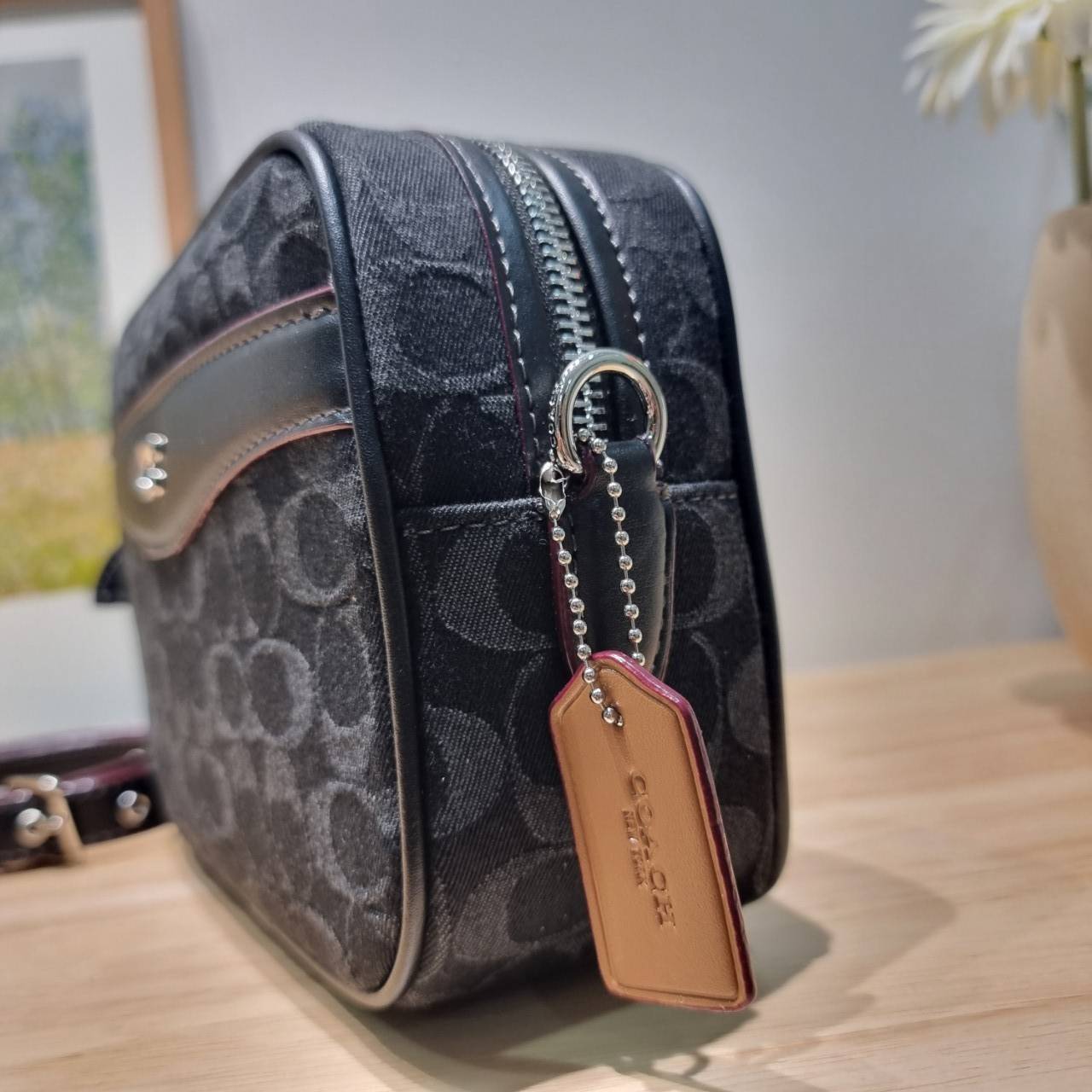 COACH CE744 CAMERA BAG IN SIGNATURE DENIM กระเป๋าสะพายข้างรูปทรงสวยคลาสสิค BLACK MULTI เกรดท็อปออริ เกรดดีสุด สลับแท้ 1:1