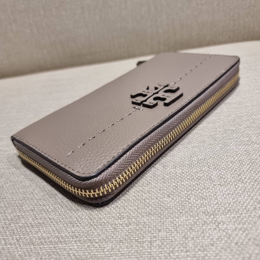 TORY BURCH MCGRAW ZIP CONTINENTAL WALLET กระเป๋าสตางค์ใบยาวรุ่นหายาก จัดเต็มสีสวยพร้อมส่ง ขนาดกำลังพอเหมาะ วัสดุหนังวัวสัมผัสดีมาก