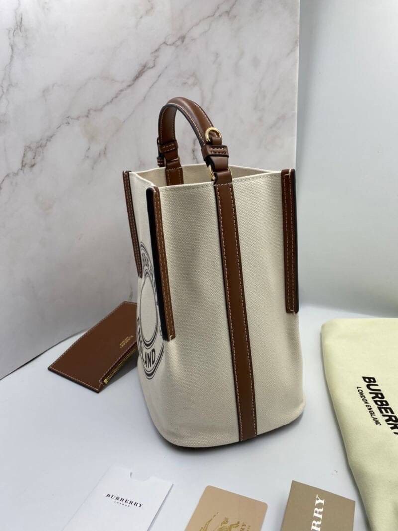 พรีเมี่ยมกิ๊ฟแท้ 100% 】BURBERRY LONDON ENGLAND SMALL PENNY LOGO TOTE Canvas bucket bag VIP GIFT WITH PURCHASE (GWP)