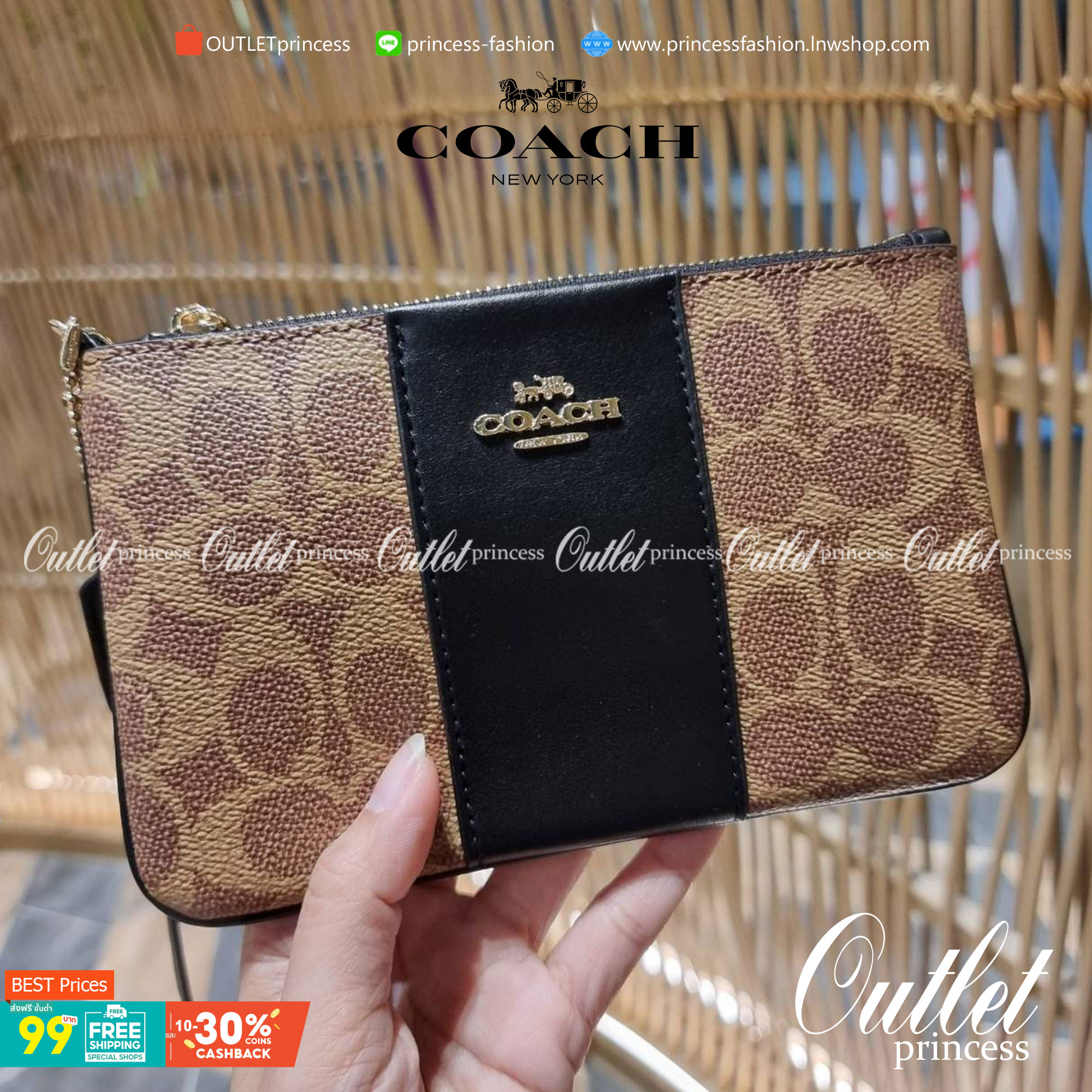 COACH 32445 SMALL WRISLET IN COLORBLOCK SIGNATURE CANVAS คอลเลคชั่นคัลเลอร์บล็อคสวยหรู ในรูปแบบกระเป๋าคล้องมือ ขนาดพกพา ไซส์กำลังสวยมากๆ พกง่ายไปเลยจ้า วัสดุหนังแคนวาส ตัดหนังแท้ ภายในโล่ง มีช่องใส่บัตร ตอบโจทย์สาวๆที่ไม่ชอบความพะรุงพะรัง พกใบนี้คือสะดวกส