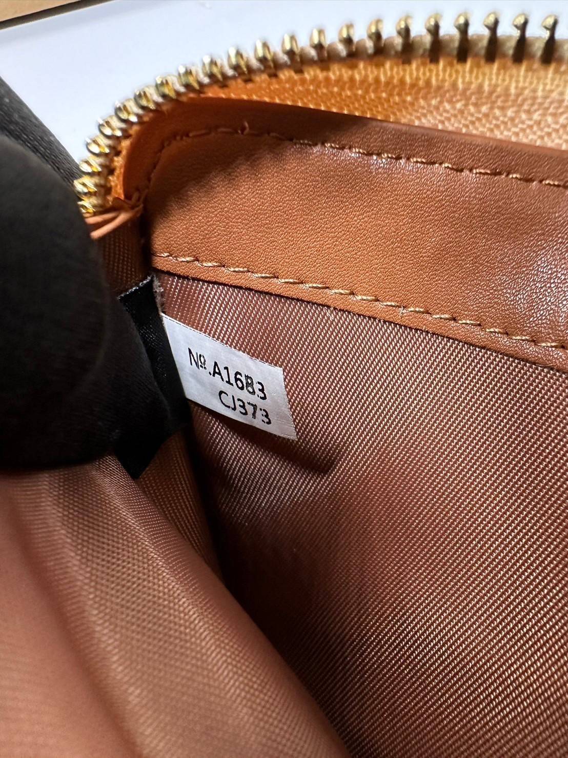 COACH LONG ZIP AROUND WALLET WITH FLORAL PRINT CJ373 / CR930 กระเป๋าสตางค์ใบยาวลายดอกไม้สดใส เกรดท็อปออริ เกรดดีสุด สลับแท้ 1:1 ใช้ต่างประเทศได้