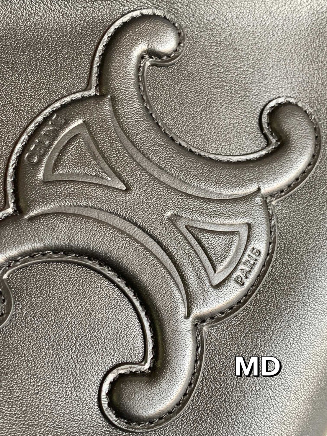 CELINE Small Cabas Drawstring Cuir Triomphe / CELINE TOTE BAG กระเป๋าทรงโท้ทน่ารักน่าใช้ ตัวกระเป๋าหนังนุ่มมาก ปากกระเป๋าเป็นหูรูดดึงปรับทรงได้สองแบบสองสไตล์