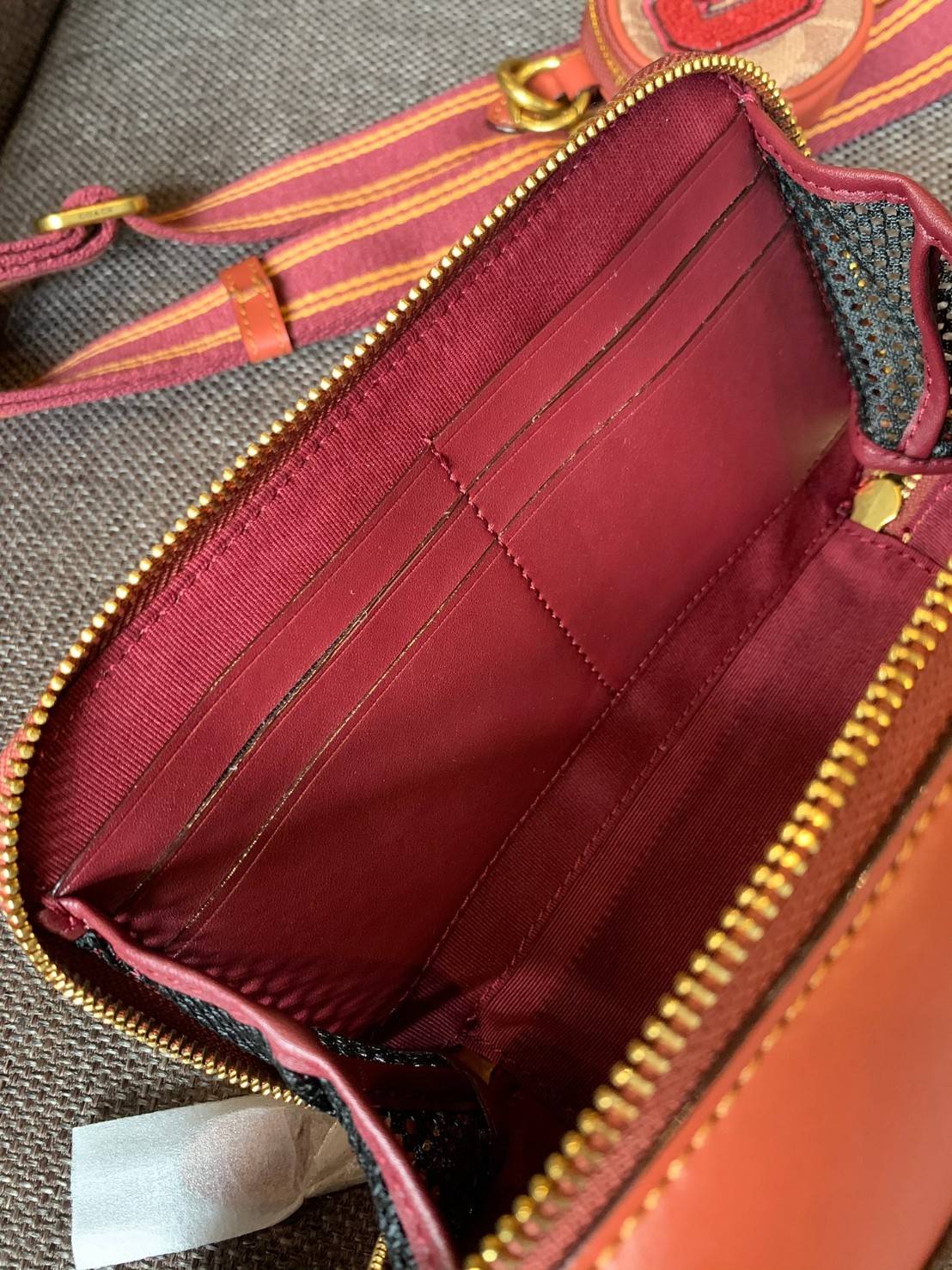 COACH CHARTER SLIM CROSSBODY IN SIGNATURE CANVAS WITH PATCHES ((C6744)) 📌พร้อมส่งที่ไทย สวยก่อนใครไปเลยยค่าา! 🌈จัดส่งพร้อมกระเป๋าพวงกุญแจแบรนด์แบบมีซิปอีกหนึ่งใบ กระเป๋าสะพายแบบครอสบอดี้ร์ หนังแท้สวย