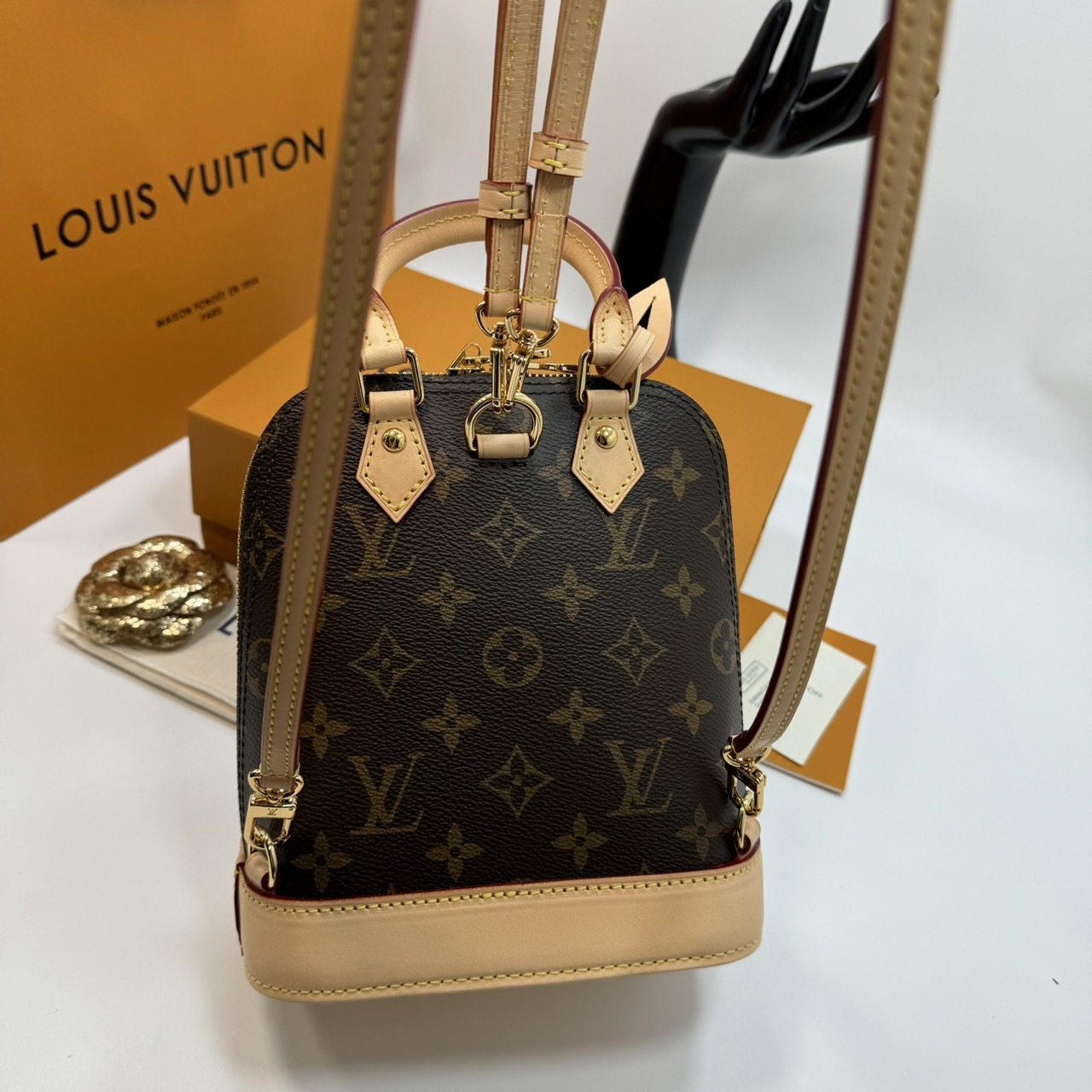 LV Alma Backpack Monogram Canvas กระเป๋าสะพายเป้ลายโมโนแกรม เกรดออริ ท็อป 1:1 เกรดแคนวาสแท้อย่างดี ลายคมชัด ใช้งานต่างประเทศได้