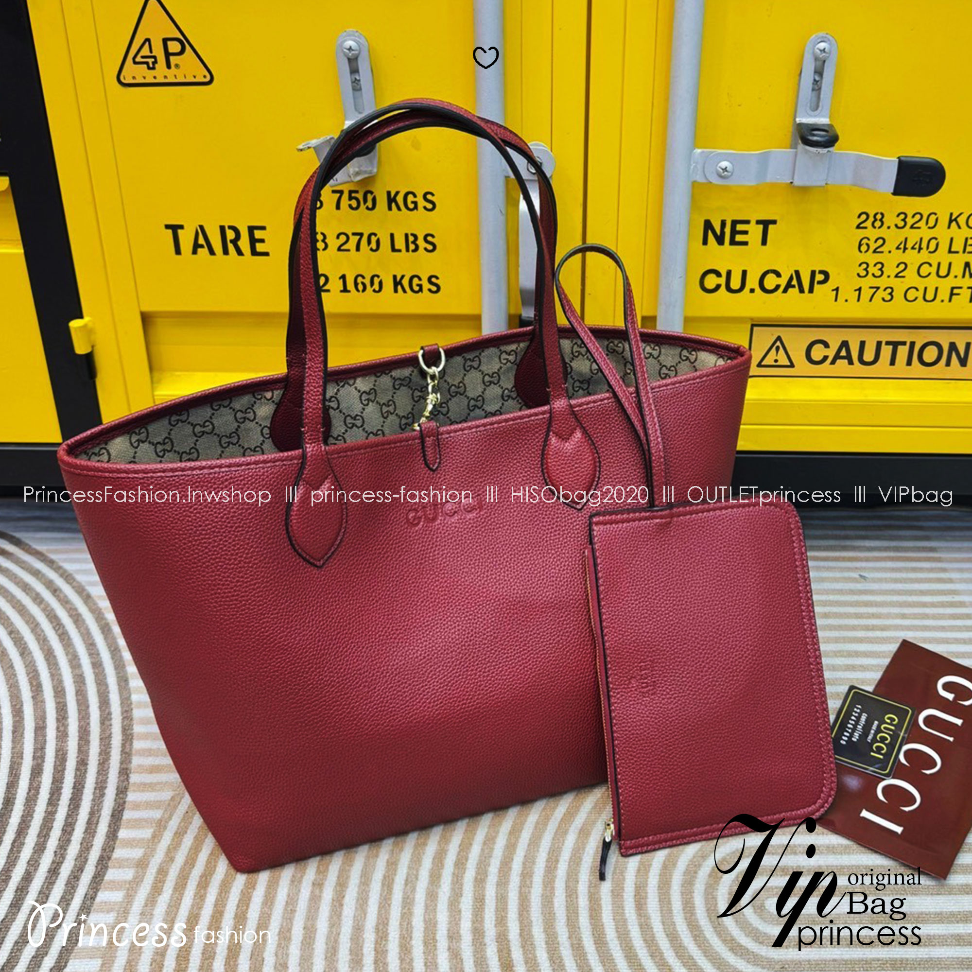 Gucci Totissima medium reversible tote bag / Gucci Tote Bag กระเป๋าทรงสะพายทรงโท้ท ใช้งานได้ 2 ด้าน ดีไซน์ใหม่ล่าสุด ด้านหนัง และด้านแควสวยลายโลโก้ สวยหรูเรียบง่าย มาพร้อมใบเล็กเข้าเซ็ท