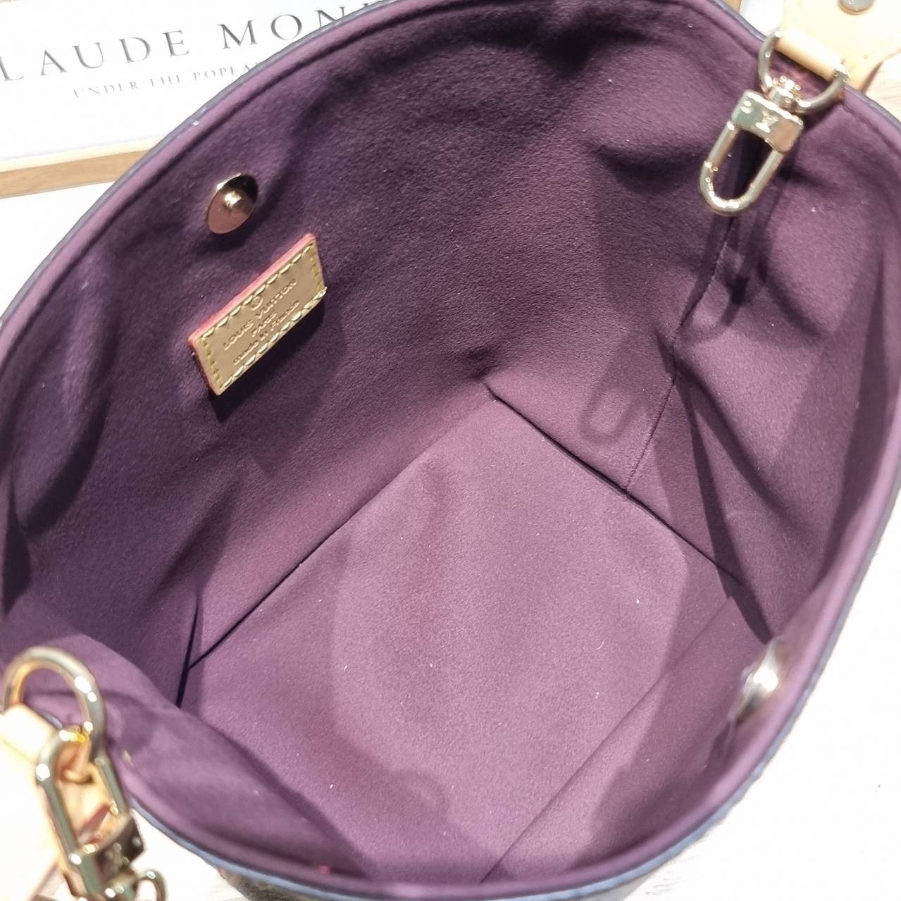 LV All In BB Bag กระเป๋าทรงบัคเก็ตที่มาแรงมากๆตอนนี้ พร้อมสีใหม่ต้อนรับวาเลนไทน์ รูปทรงคลาสสิคสะดวกใช้ ดีไซน์ลูกเล่นสนุกๆ