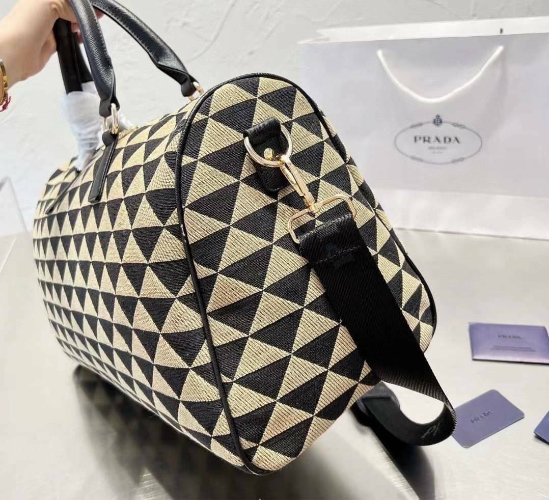 PRADA Large Boston jacquard Bag / Prada Symbole embroidered jacquard fabric travel bag 17" กระเป๋าทรงบอสตันใบใหญ่ ภาพถ่ายจากงานขายจริง ใช้งานต่างประเทศได้