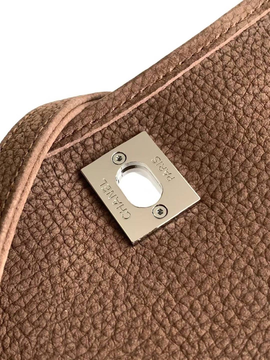 สลับแท้ New Chanel Classic flap bag (Ori)เทพ กระเป๋าสะพายหนังแท้ รุ่นวินเทจ เกรดดีสุด ผ่านทุก ตม 🤍 เกรดสั่งตัด ท็อปวีไอพี สลับแท้ 1:1 ภาพถ่ายจากงานขายจริง ใช้งานต่างประเทศได้