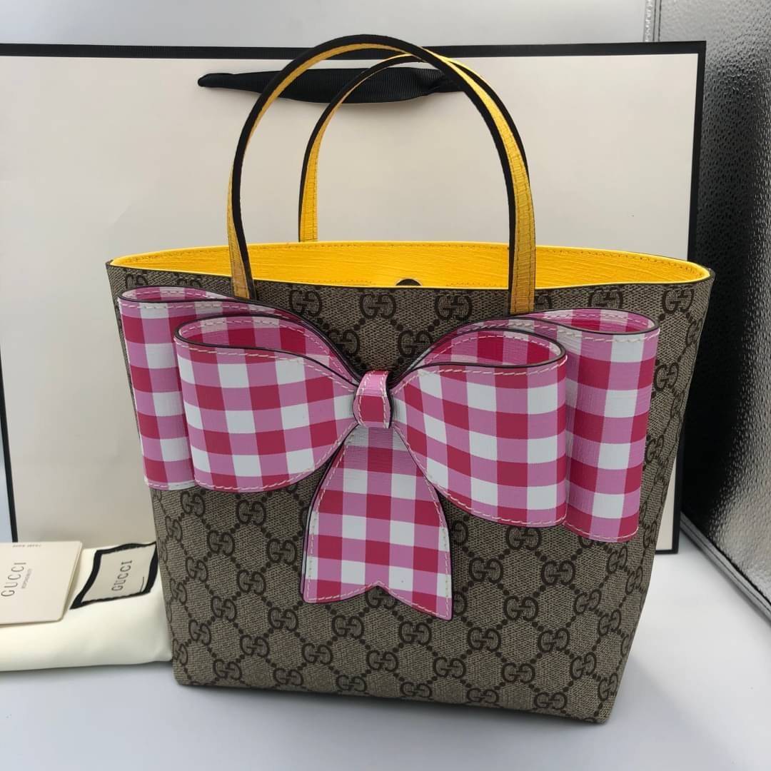 VIP 】Animal-Friendly Gucci Kid GG Supreme Tote Bag งานหนังแท้ทรงตั้งสวย ขนาดกะทัดรัด จุของได้เยอะ ใช้ได้ทั้งเด็กและผู้ใหญ่ น่ารักมากค่ะ
