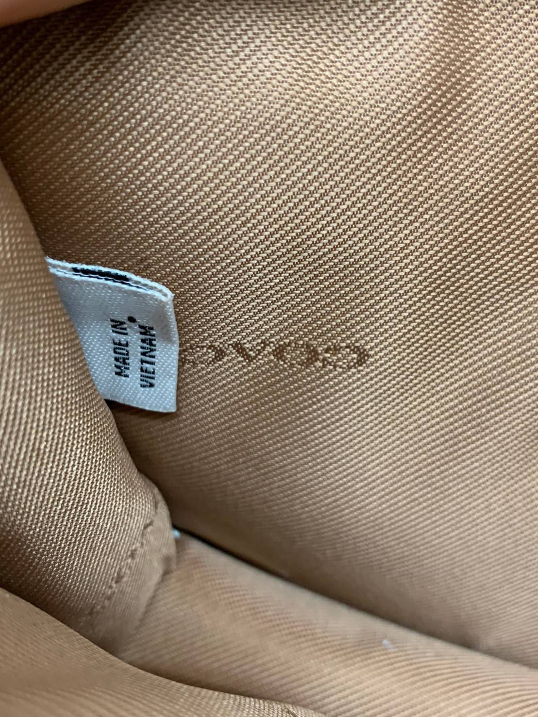 COACH Noa Pop-Up Messenger In Colorblock Signature Bag ((73316//37458//31864)) 💋ได้ไปสุดคุ้ม ไม่ผิดหวังแน่นอนจ้าา!! กระเป๋าแบบคลัท//สะพายข้างได้//ครอสบอดี้ร์ได้ วัสดุหนังแท้ หนังนิ่มสวยค่ะ ช่องหลักเปิดปิดแบบซิป ภายในกว้าง ใส่มือถือได้ทุกรุ่น;กระเป