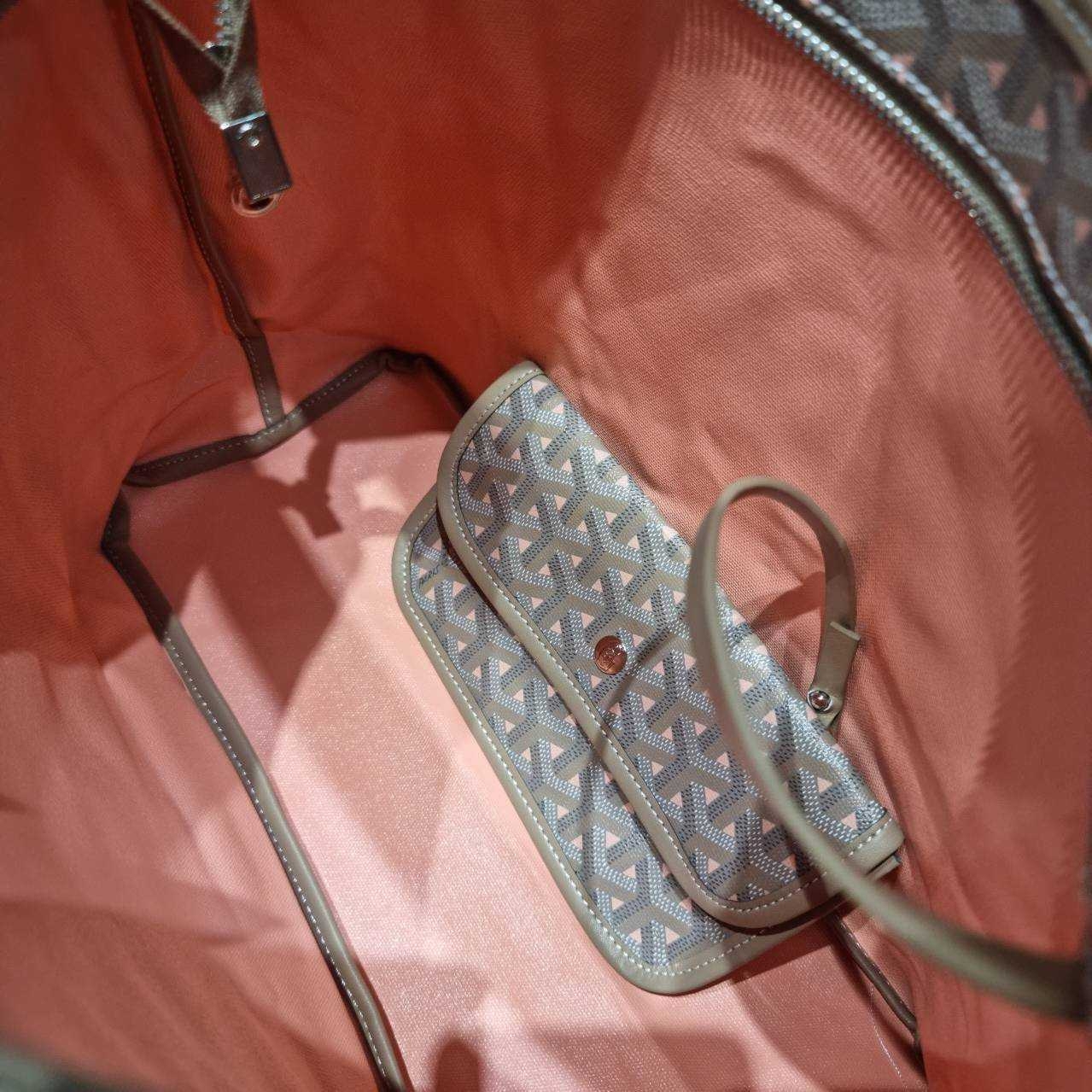 GOYARD BOHEME HOBO BAG กระเป๋าโฮโบใบใหญ่ พร้อมใบลูก มาในสีลิมิเต็ดรุ่นที่ตามหา สวยเด่นเป็นเอกลักษณ์ด้วยลวดลายตัว Y เต็มผืน