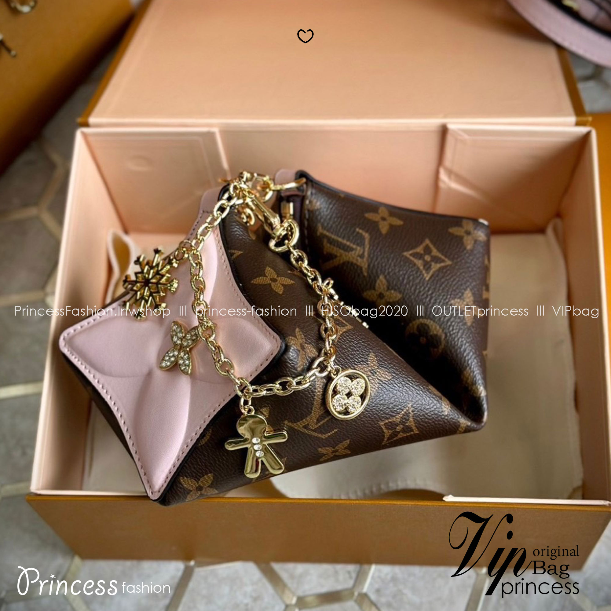 พร้อมส่ง 3 สี LV Bloom Pouch Monogram Flower coated canvas / Rose Jasmine / Banana / Denim กระเป๋าสะพายรุ่นใหม่ โดดเด่นด้วยรูปทรงทันสมัย Monogram Flower