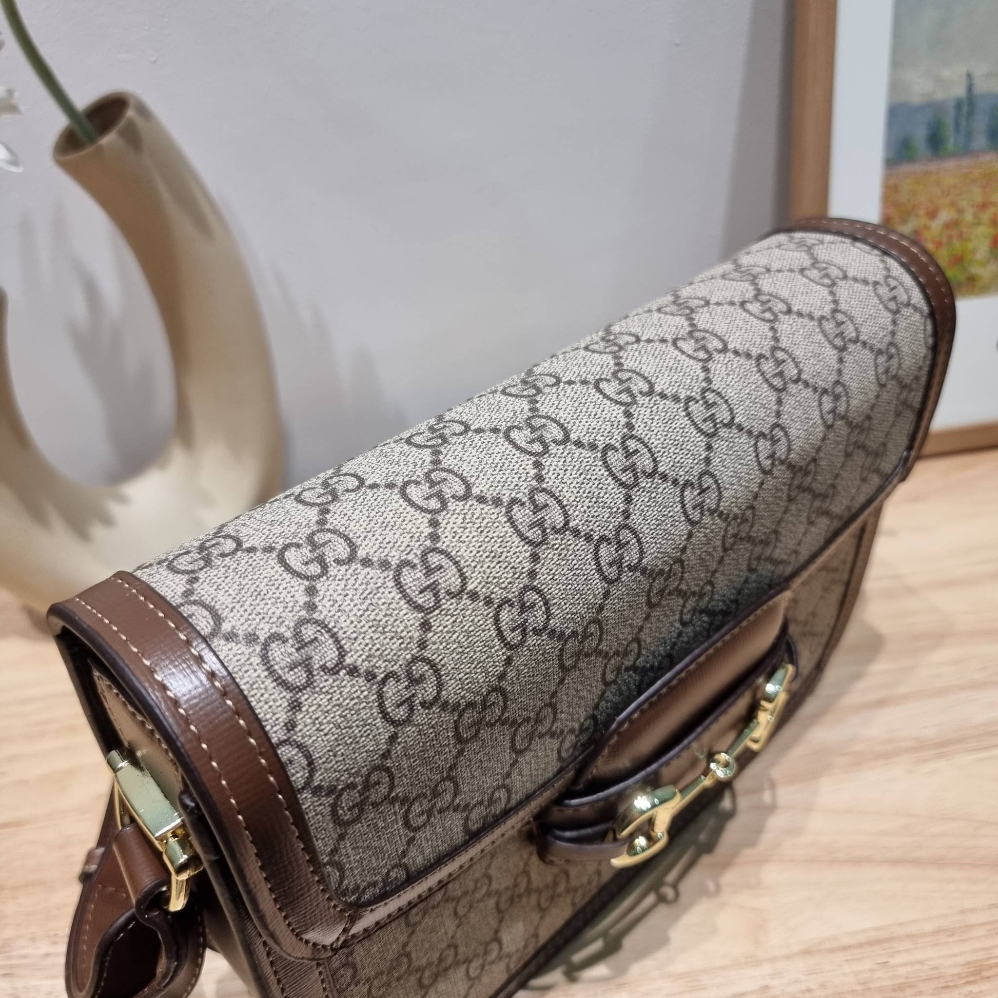 Gucci horsebit 1955 shoulder bag / GUCCI BAG พร้อมส่ง 5 สี กระเป๋าสะพายไหล่/สะพายข้างทรงคลาสสิค สวยผู้ดี ดารา เซเลปใช้กันเพียบ สวยอยู่ทรง มากี่รอบก็ไม่เคยพอ!! รุ่นเด็ดสุด!! ฮ็อตสุด!! ให้สิบว้าวไปเลย