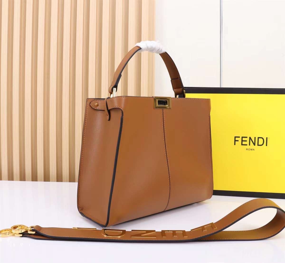 พร้อมส่ง 3 สี FENDI Peekaboo X-Lite Medium กระเป๋าสะพาย 🧡 เกรดออริจินอล 1:1 สลับแท้