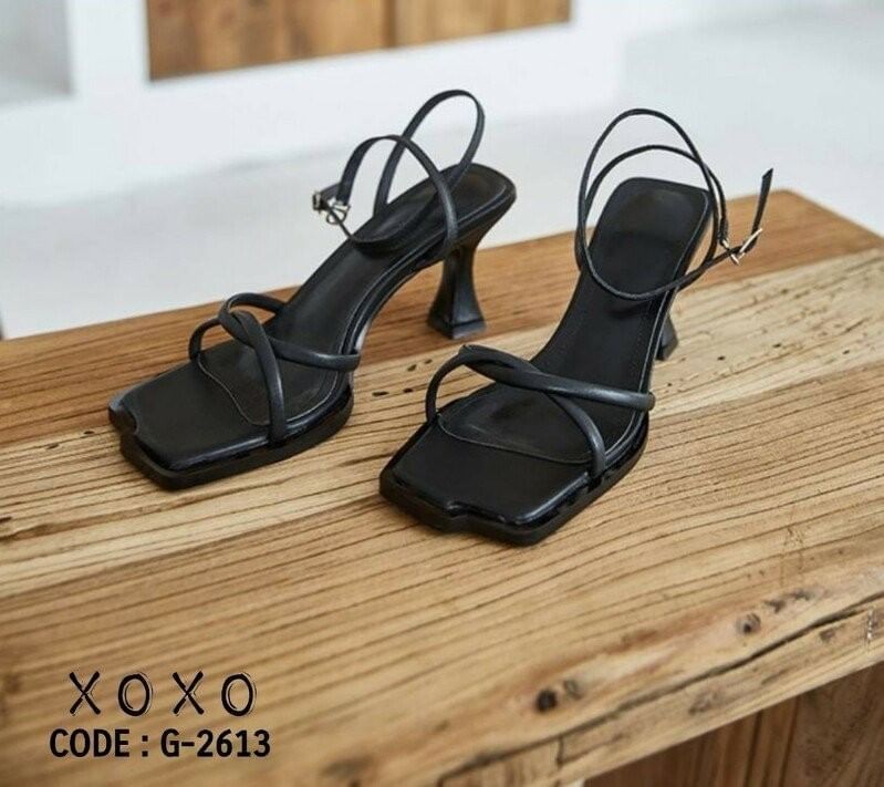 งานคัชชู ทรงเปิด พื้นเก๋ ขยักโค้งด้านหน้า วัสดุหนัง PU น้ำหนักเบา ไค้วด้านหน้าสลับ มีสายยาว พันทบข้อเท้า แมทส์ชุดง่าย ใส่กับชุดได้หลากหลาย