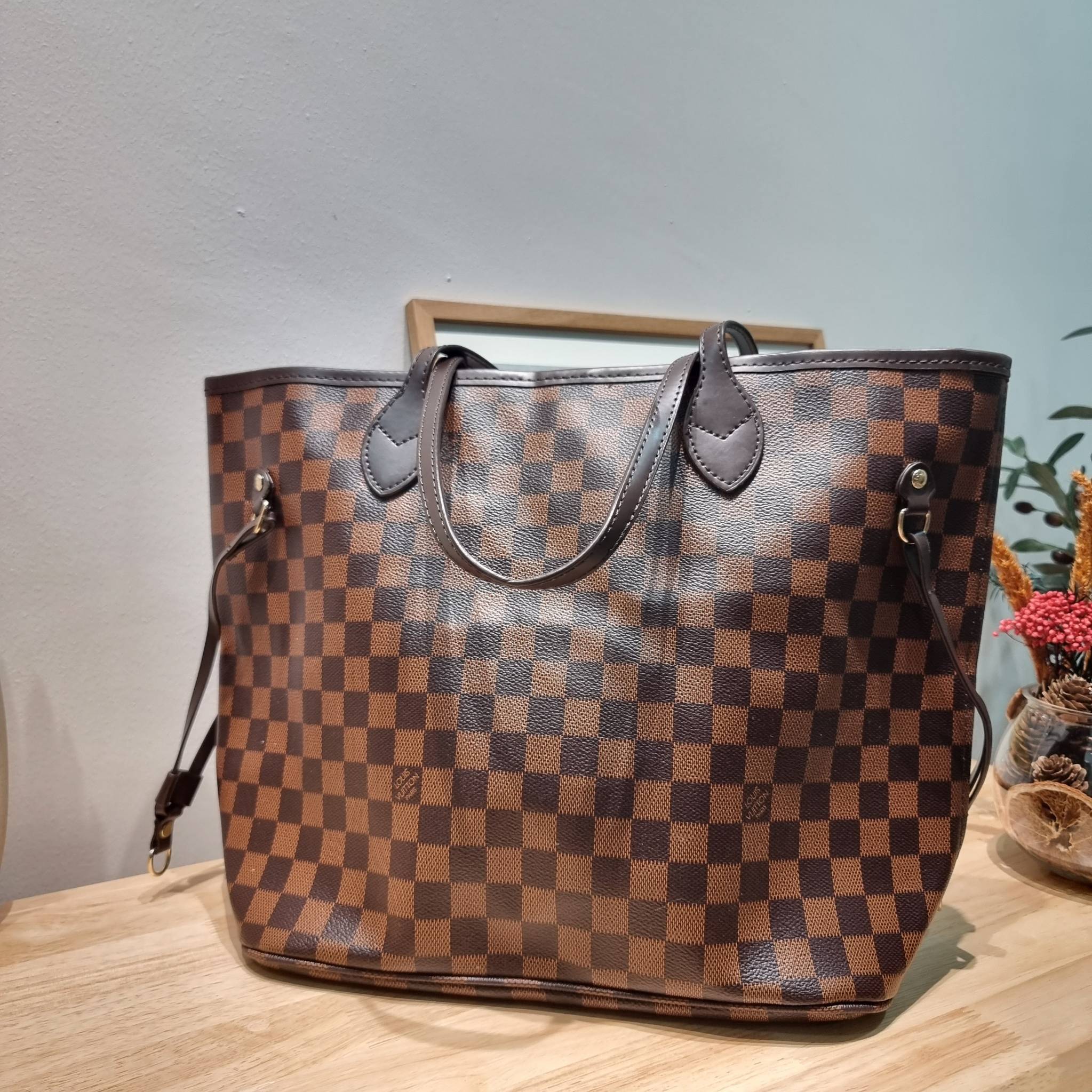 LV Neverfull Monogram / LV 2IN1 TOTE SET กระเป๋าสะพายไหล่ใบใหญ่ทรง tote มาพร้อมใบลูก คลาสสิคที่สุด เป็นอีกรุ่นที่มีคนใช้กันทั่วบ้านทั่วเมือง ฮิตแบบไม่ต้องพูดเยอะ