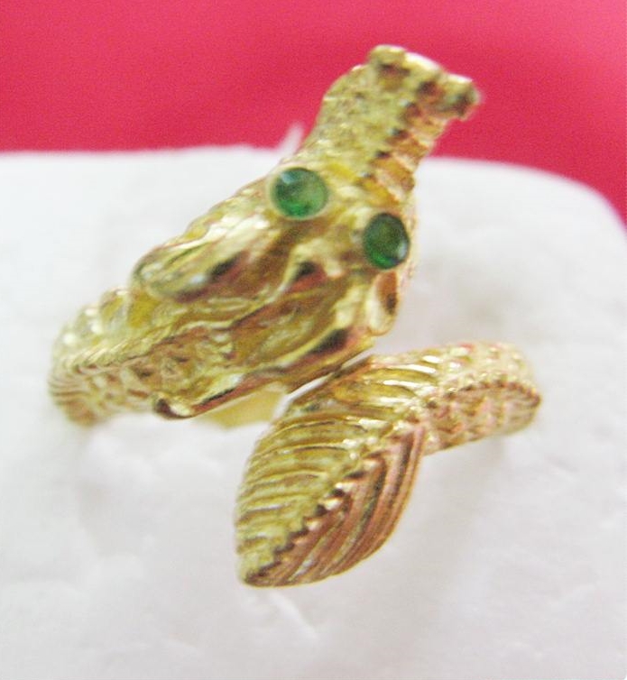 แหวนมังกรทองเหลืองประดับพลอยสีเขียว เจริญรุ่งเรือง โชคลาภวาสนาค่ะ