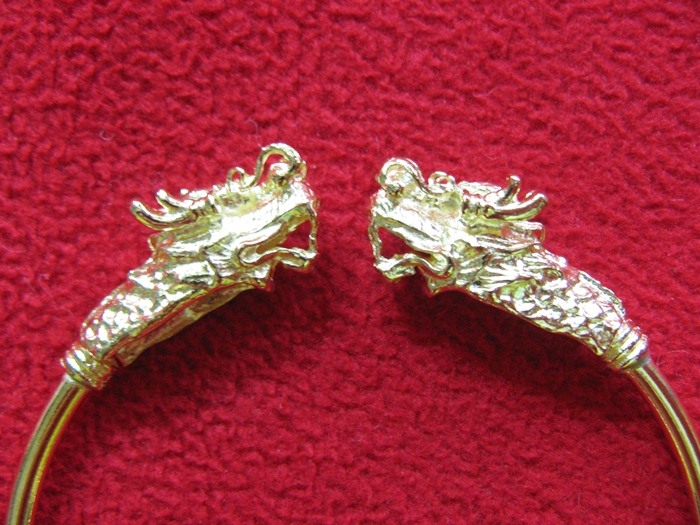 กำไลข้อมือหัวมังกรเนื้อทองเหลือง แบบ2ค่ะ