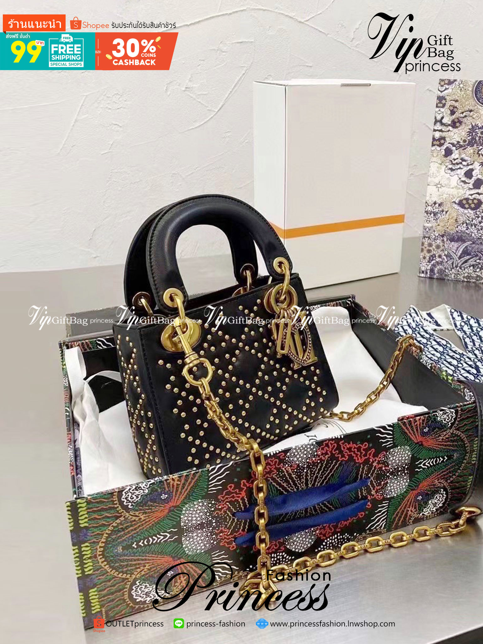 Dior bag Lady rhombus three grid diana bag / DIOR CD MINI LADY STUDDED BAG กระเป๋าสะพายข้างไซส์มินิสุดฮอต คลาสสิคตลอดกาล งานสวยเป๊ะ จะถือออกงานหรูๆ คุณหนูๆ ก็เริ่ด จะหิ้วเป็น everyday bag ก็เก๋สุดๆ ค่ะ