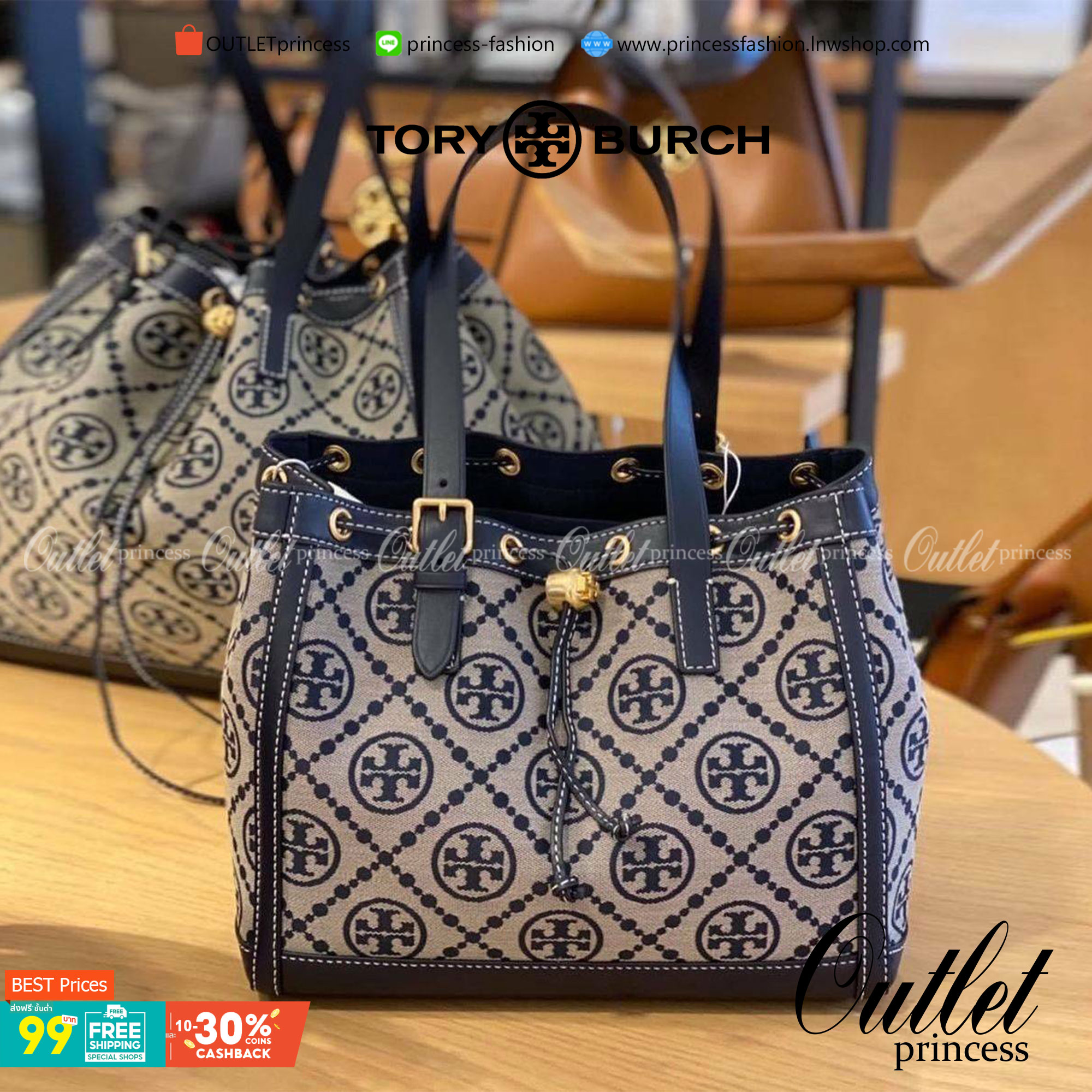 TORY BURCH FACTORY MONOGRAM JACQUARD TOTE BAG กระเป๋าถือหรือสะพายรุ่นล่าสุดดีไซน์ยอดนิยมจาก TORY BURCH FACTORY OUTLET วัสดุ Woven Jacquard & Leather ทอลาย Jacquard Singnature แบรนด์รอบใบสวยอยู่ทรงเป็นเอกลักษณ์ เปิดปิดแบบ Drawstring ขนาดใหญ่กำลังดี กว้างแล