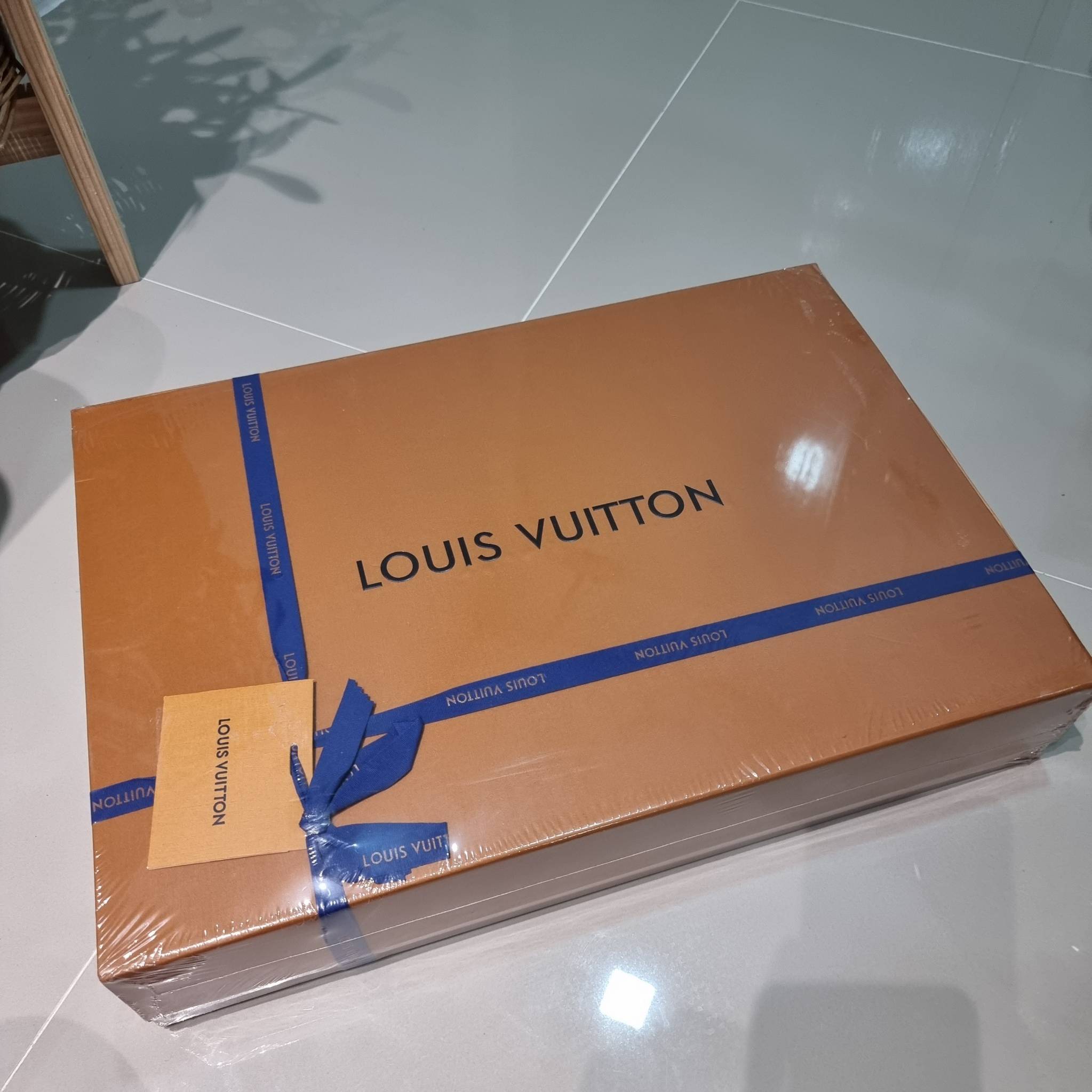 LV delightful bag / LV CARRYALL Monogram Canvas / LV Shopping Bag กระเป๋าทรงโท้ทใบใหญ่ ขนาดจุได้แบบล้นๆ รอบนี้จัดใบลูกมาให้อีก พิเศษที่สุด!! สมใจใครที่มองหากระเป๋าใบโปรด มีตะขอเกี่ยวที่ปากกระเป๋า และยังมาพร้อมสายสะพาย 2 แบบ