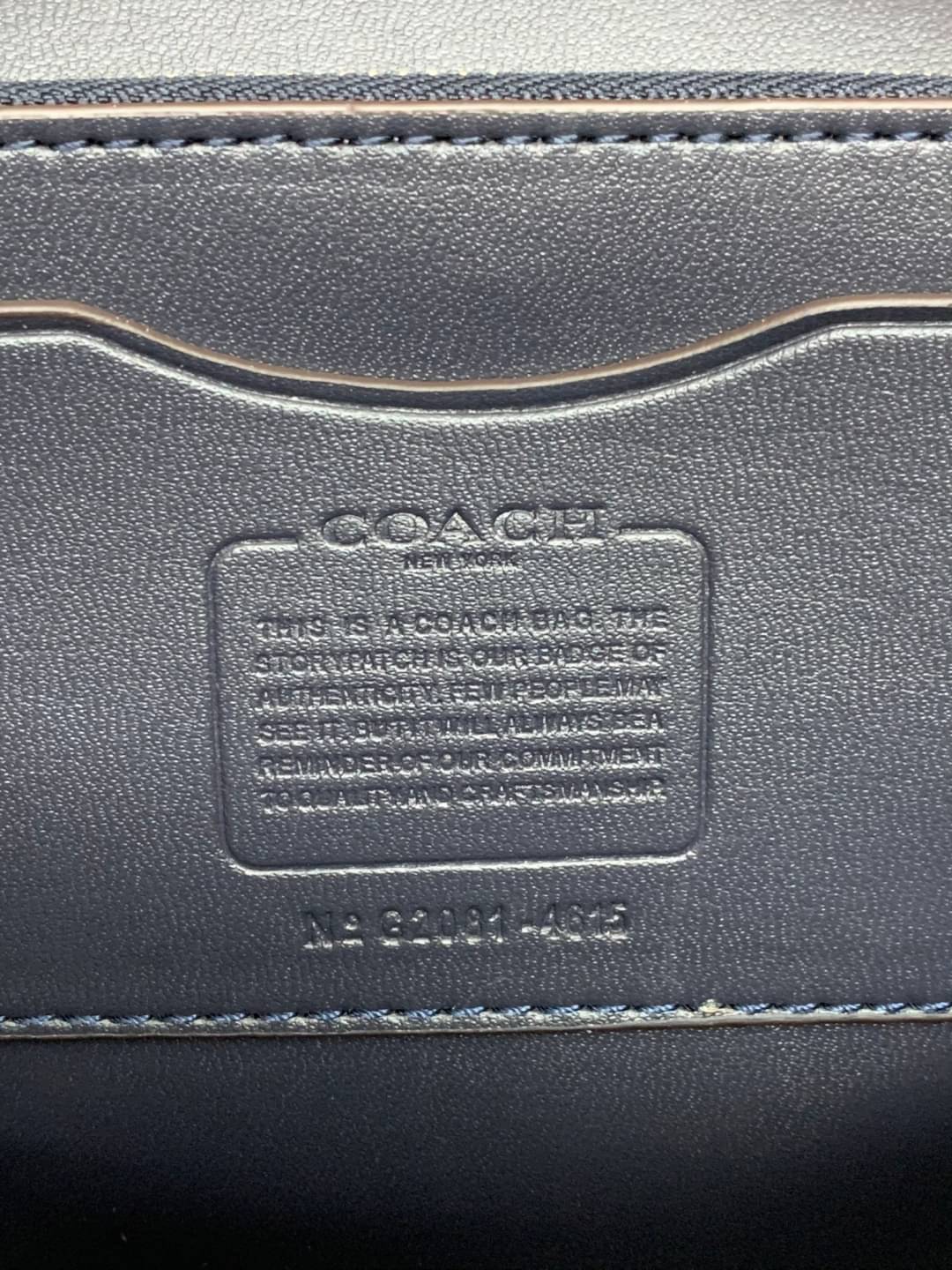 COACH ALIE SHOULDER BAG IN SIGNATURE JACQUARD WITH SNAKESKIN DETAIL ((4615)) 🔺ยังไม่เข้าไทยค่ะ ได้ไปไม่ผิดหวังแน่นอนค่ะ! พร้อมส่ง! กระเป๋าสะพายข้างหรือสามารถทบสายกันเพื่อคล้องไหล่ได้ค่ะ วัสดุ Jacquard+หนังแท้ หนังนิ่มสวยงามมากๆค่ะ ด้านหน้าเป็นแผ่น