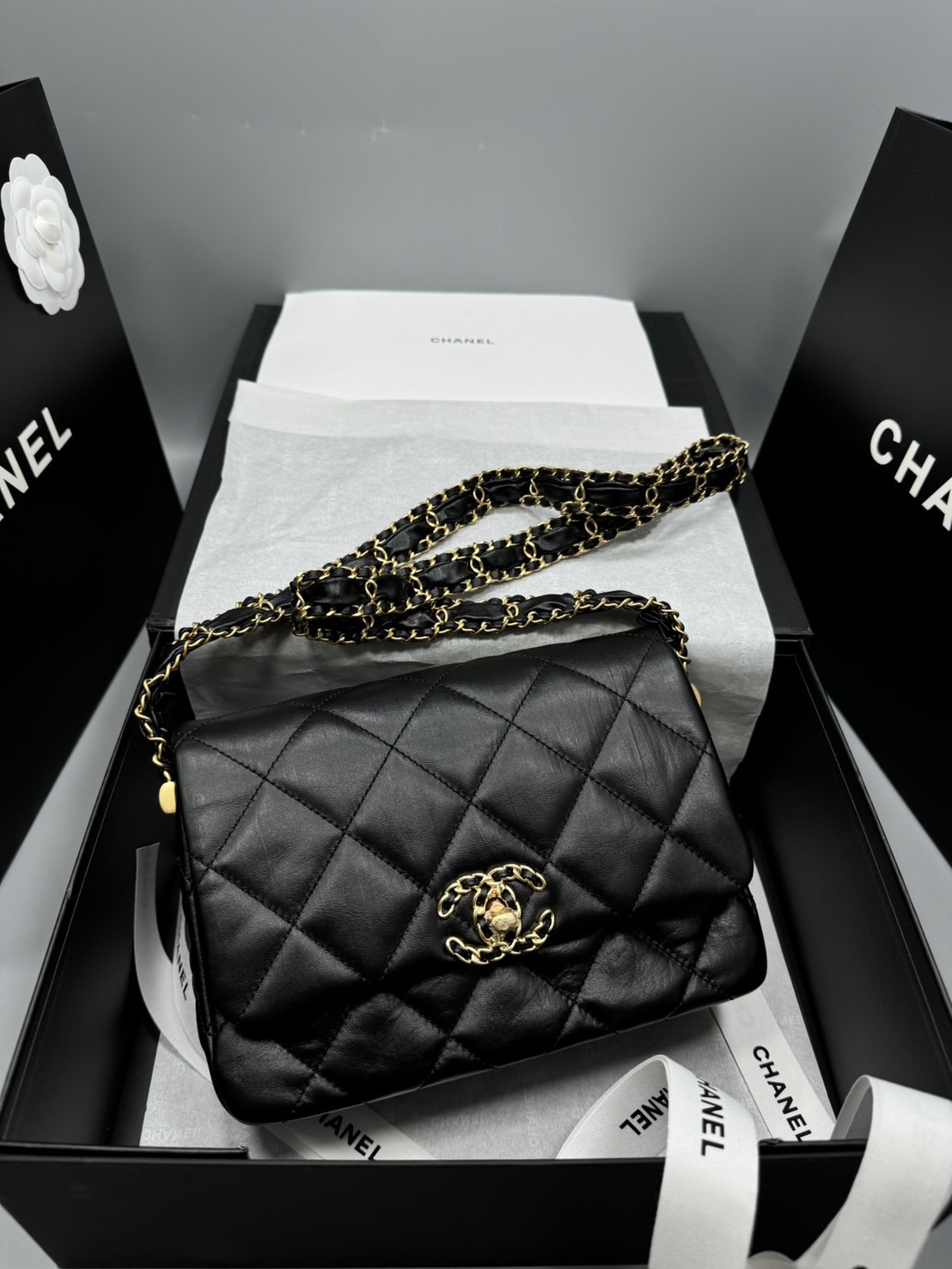 CHANEL 19 Flap Bag กระเป๋าสะพายหนังแท้ เกรดออริ ท็อป สลับแท้ 1:1 ผ่านทุก ตม ใช้งานต่างประเทศได้