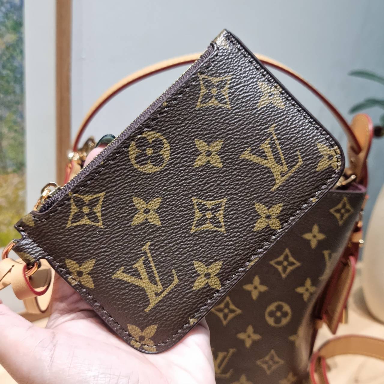 LV All In BB Bag กระเป๋าทรงบัคเก็ตที่มาแรงมากๆตอนนี้ พร้อมสีใหม่ต้อนรับวาเลนไทน์ รูปทรงคลาสสิคสะดวกใช้ ดีไซน์ลูกเล่นสนุกๆ